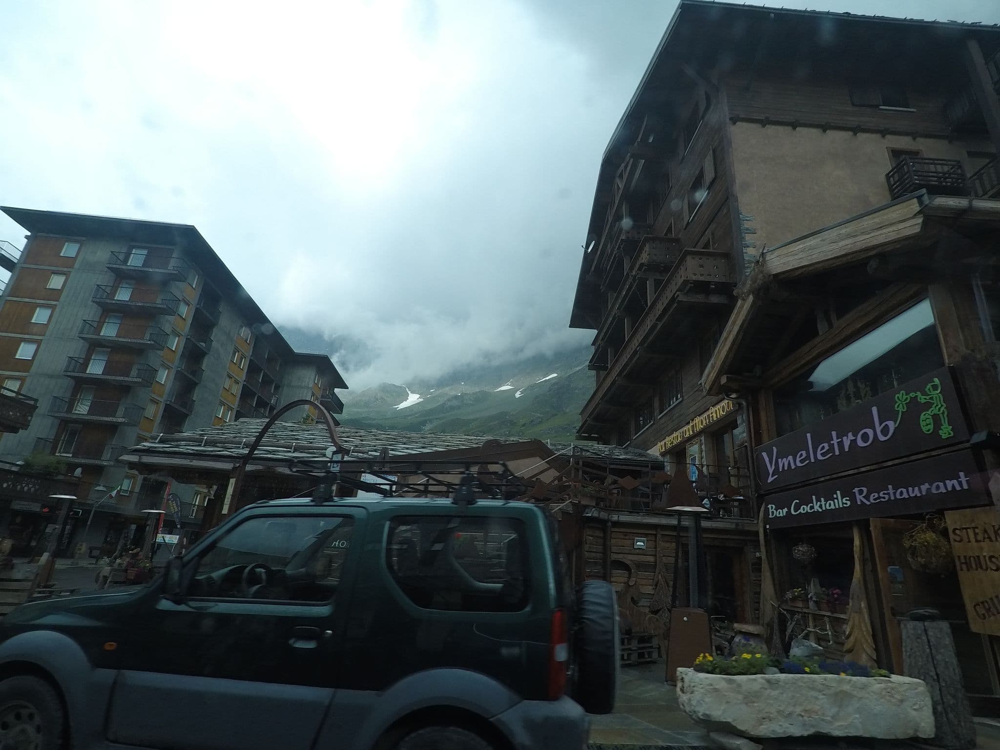 Street view near Hotel Breuil, Valtournenche — © bcostacurta (CC BY-SA · Mapillary)