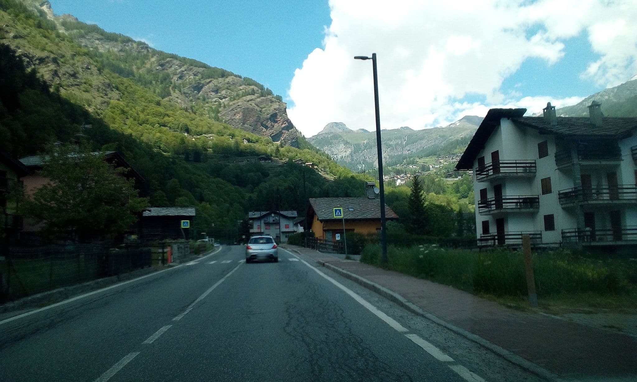 Street view near Maison Le Cler, Valtournenche — © gianmarionavi (CC BY-SA · Mapillary)
