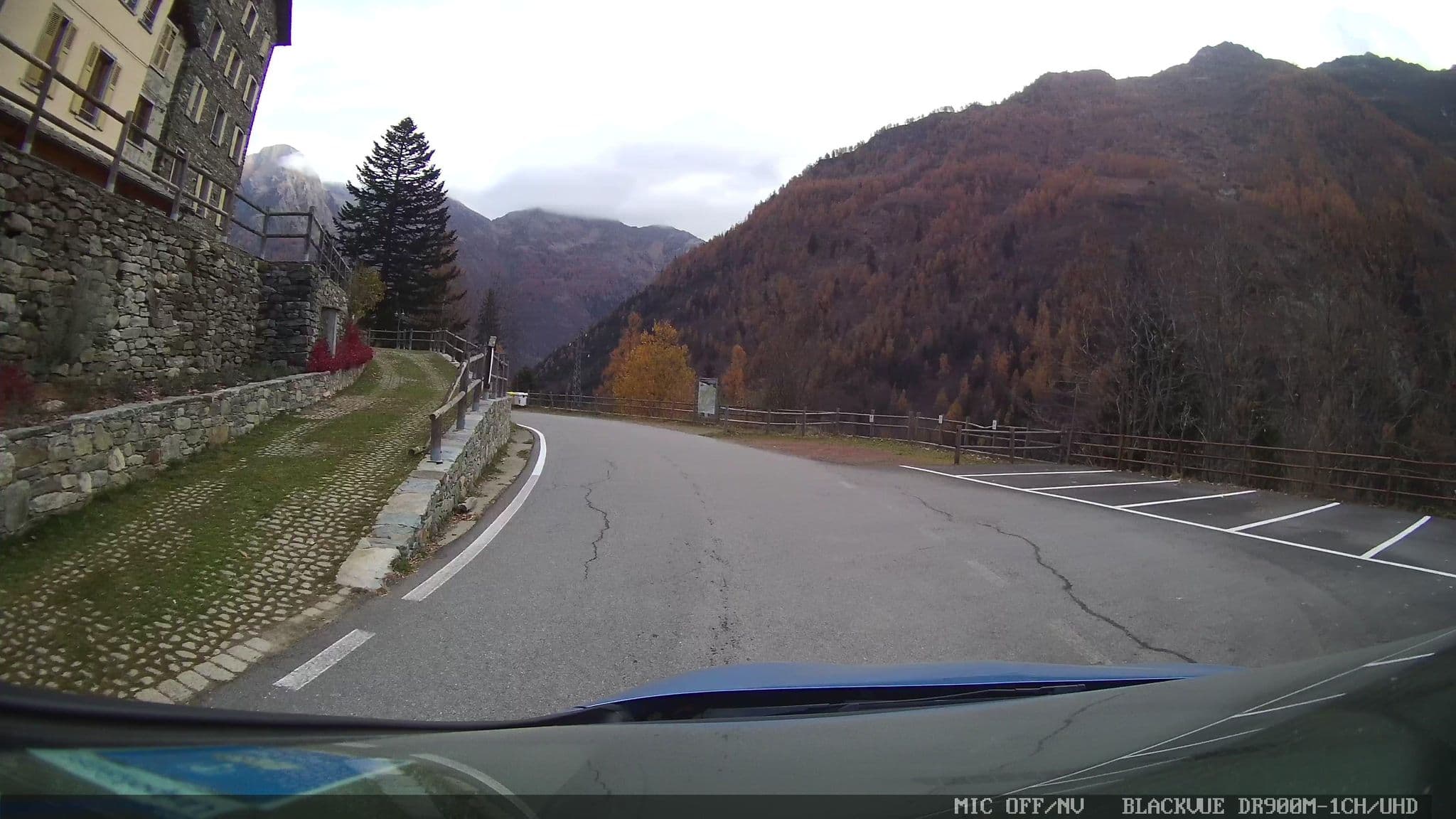 Street view near Casa Alpina Regina Margherita, Ayas — © jrachi (CC BY-SA · Mapillary)