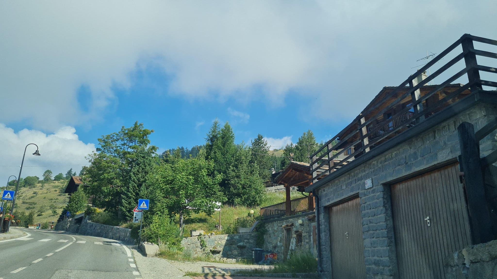 Street view near Ristorante Du Village, Ayas — © laniuscollurio (CC BY-SA · Mapillary)