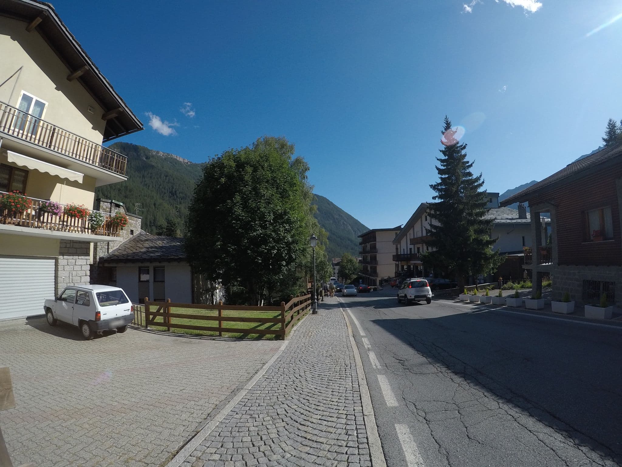 Street view near B&B Charmant Repos, Valtournenche — © bcostacurta (CC BY-SA · Mapillary)