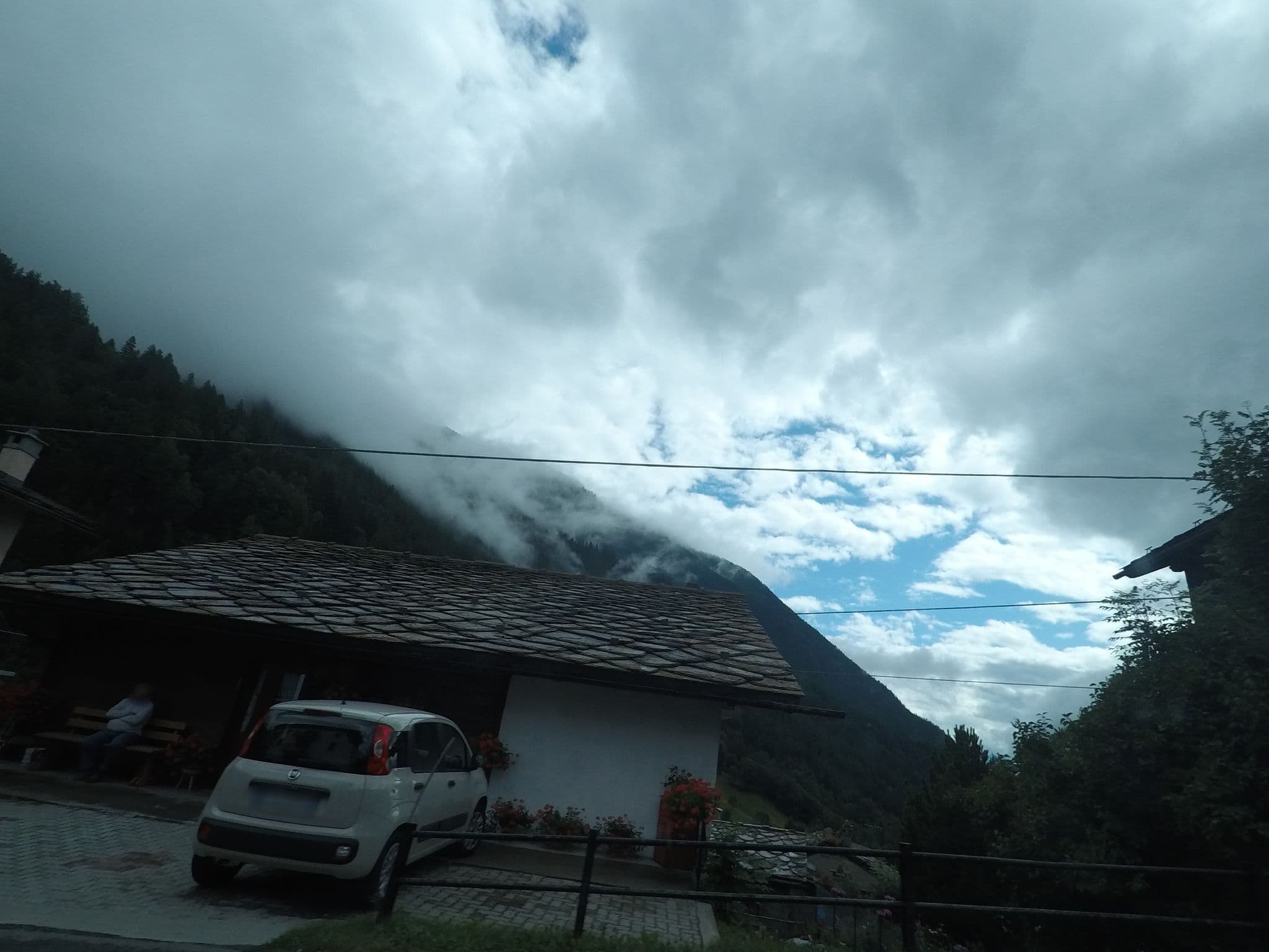 Street view near Hotel Millefiori, Valtournenche — © bcostacurta (CC BY-SA · Mapillary)