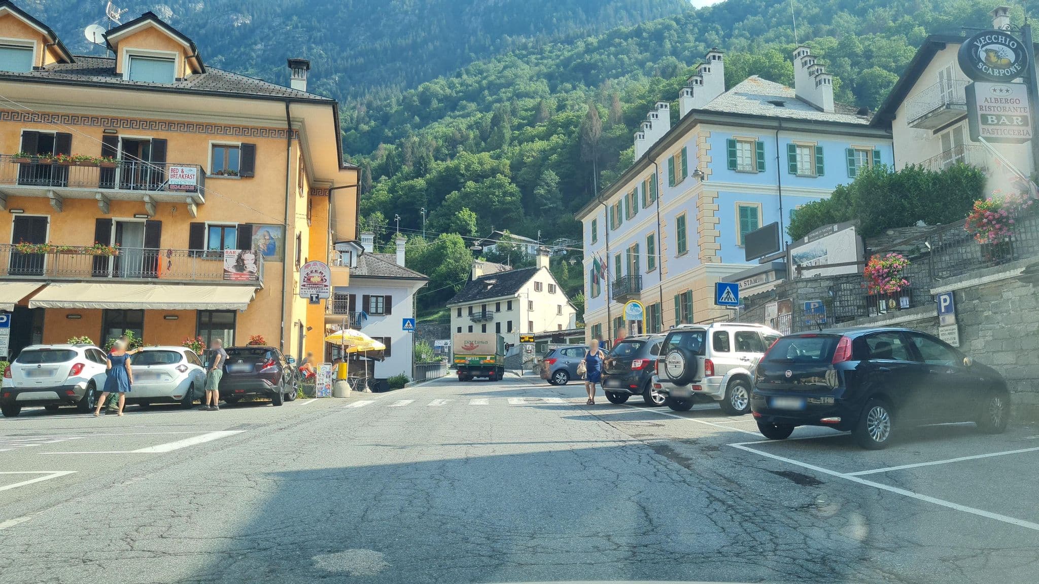 Street view near Affittacamere Cà Fattorini, Varzo — © laniuscollurio (CC BY-SA · Mapillary)