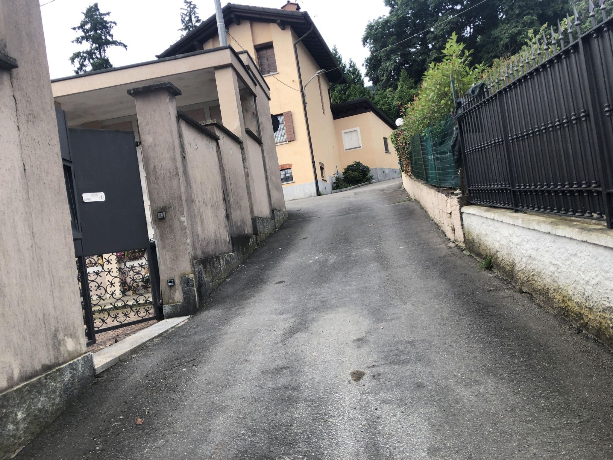 Street view near B&B Il Ciliegio, Stresa — © peterleth (CC BY-SA · Mapillary)
