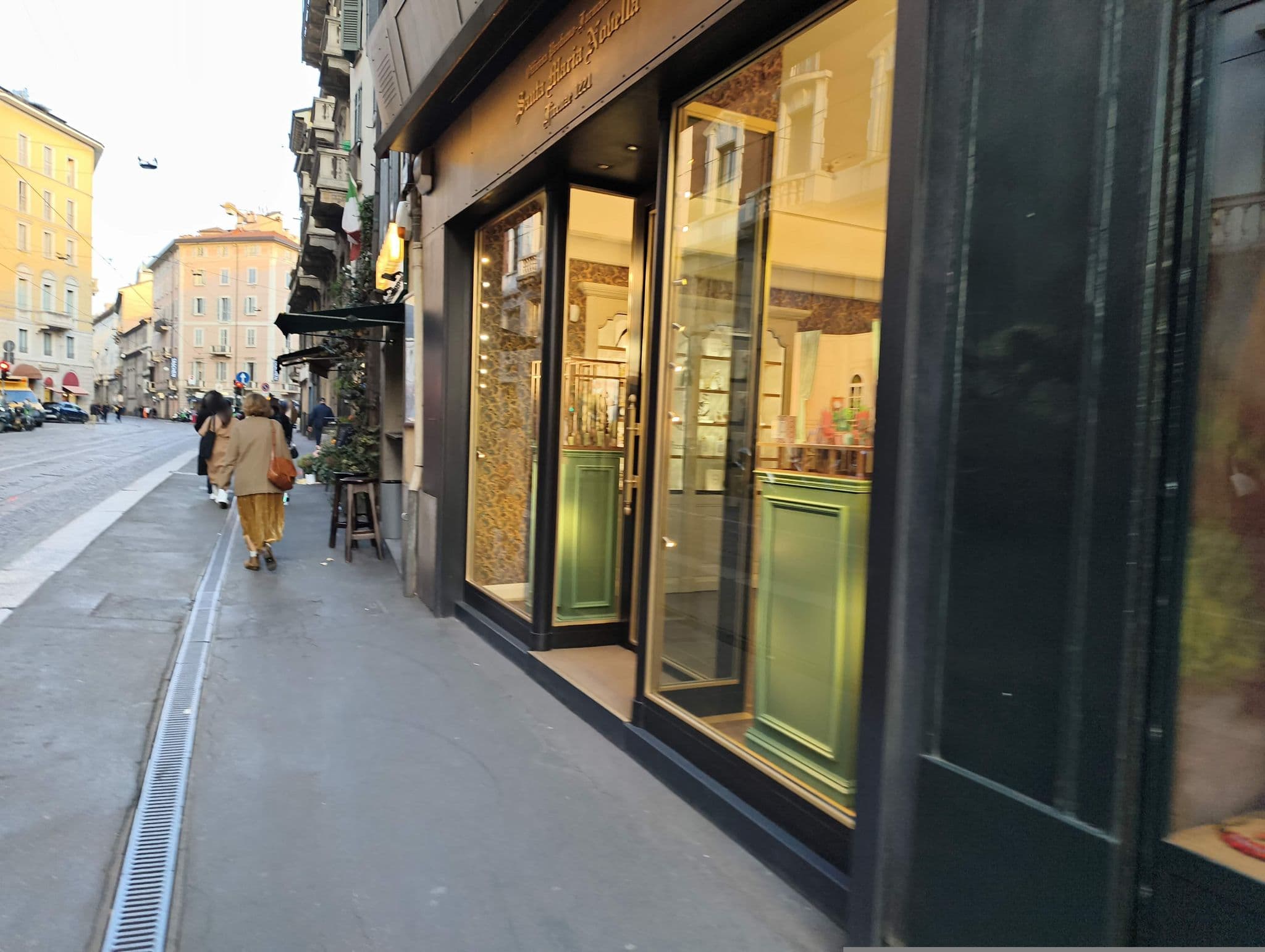 Street view near Mila Apartments Magenta, Milan — © marcuscalabresus (CC BY-SA · Mapillary)