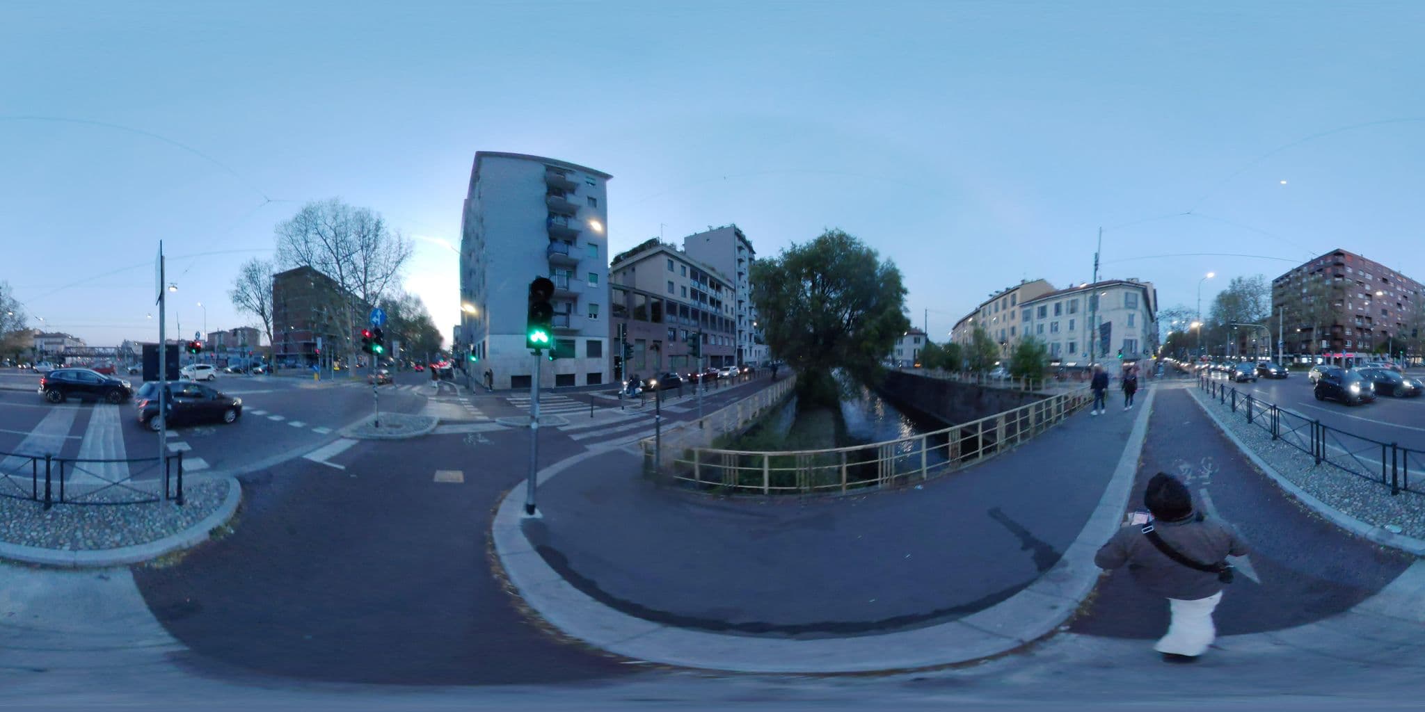 Street view near La Casa Sul Pavese, Milan — © mapconcierge (CC BY-SA · Mapillary)