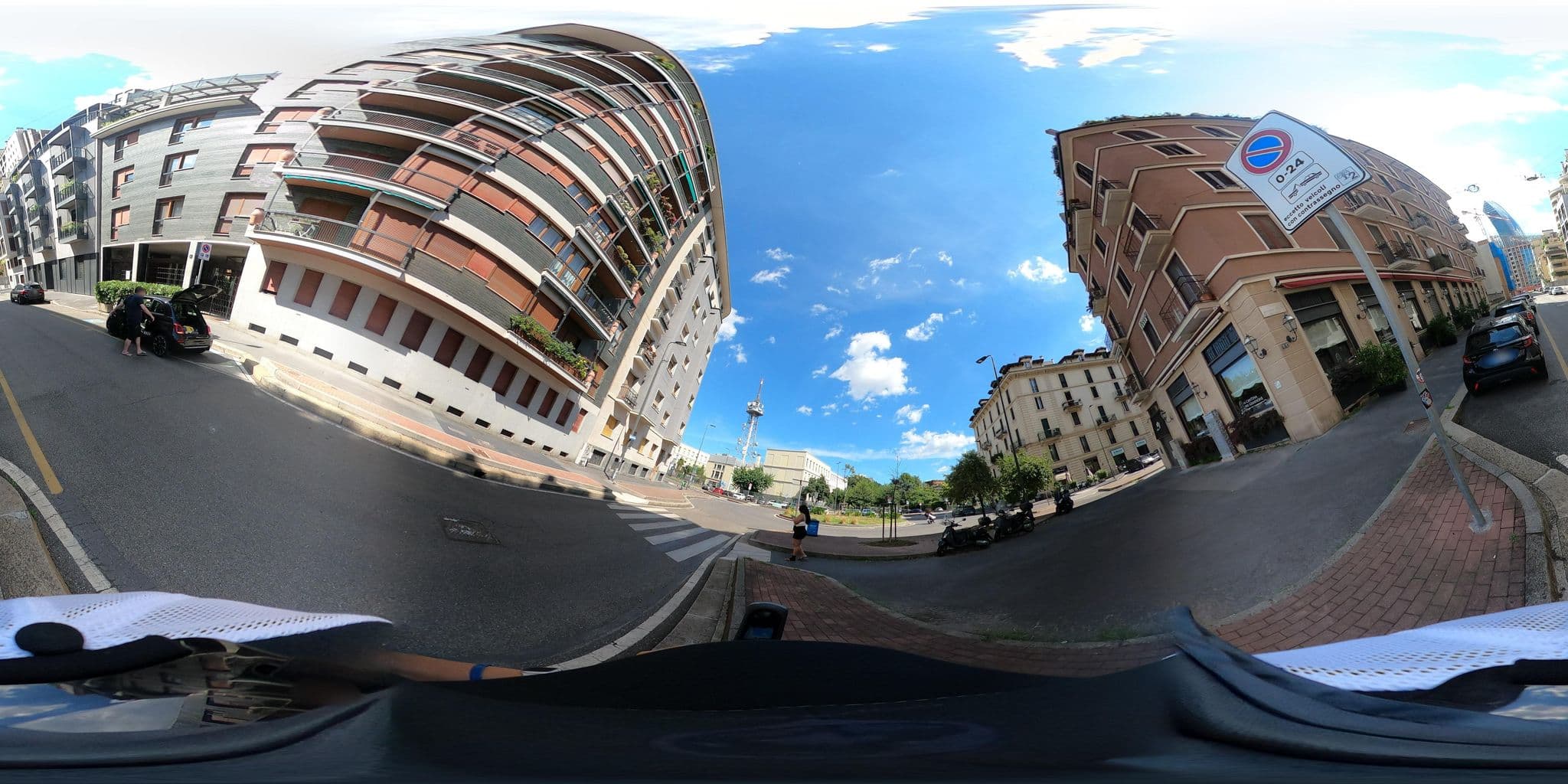 Street view near Hotel Johnny di Secondino Verri e C. SAS ALBERGHI, Chinatown — © mapconcierge (CC BY-SA · Mapillary)