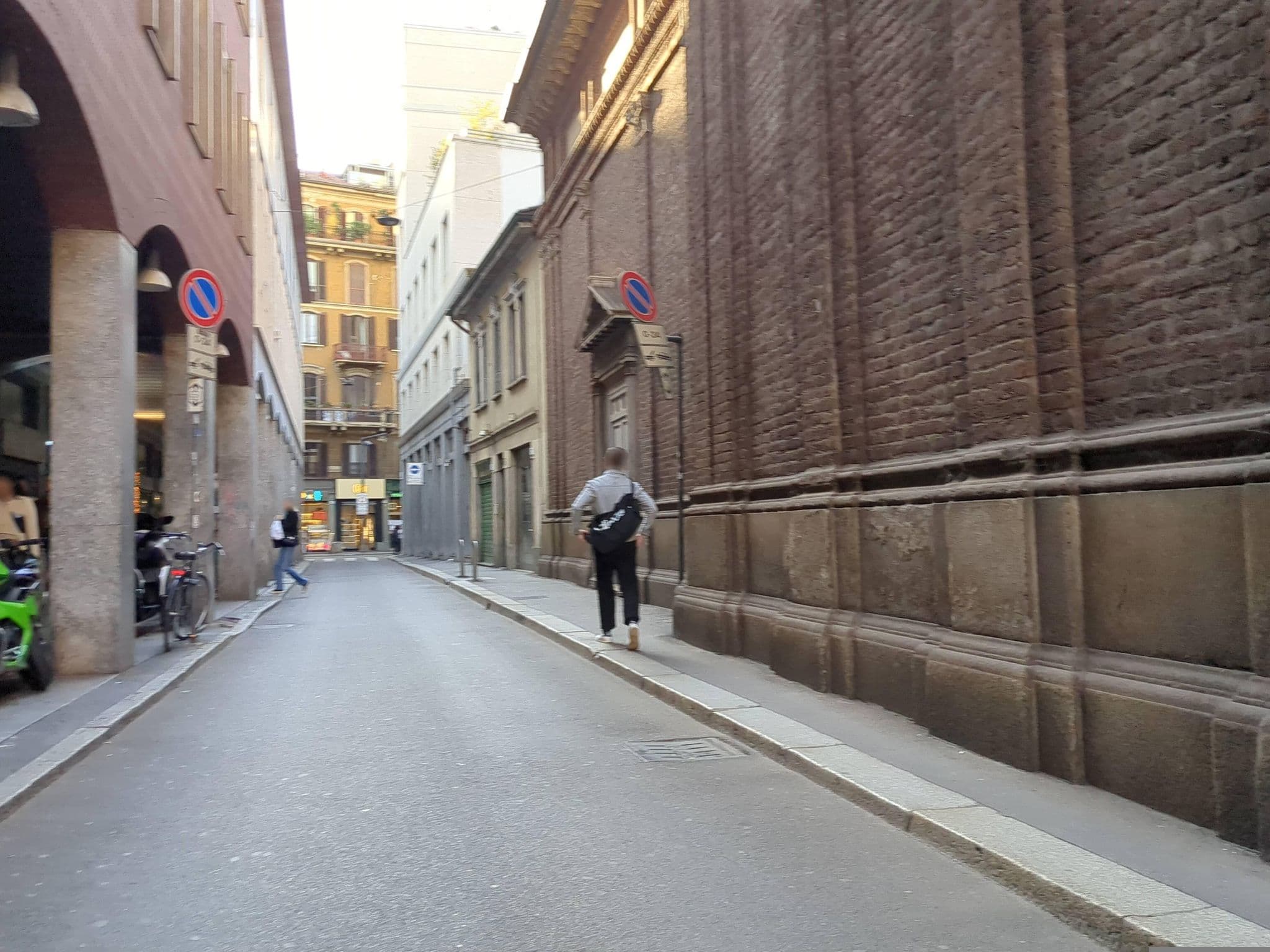 Street view near Geri Donusumlu Acil Gidis, Milan — © jacopofar (CC BY-SA · Mapillary)