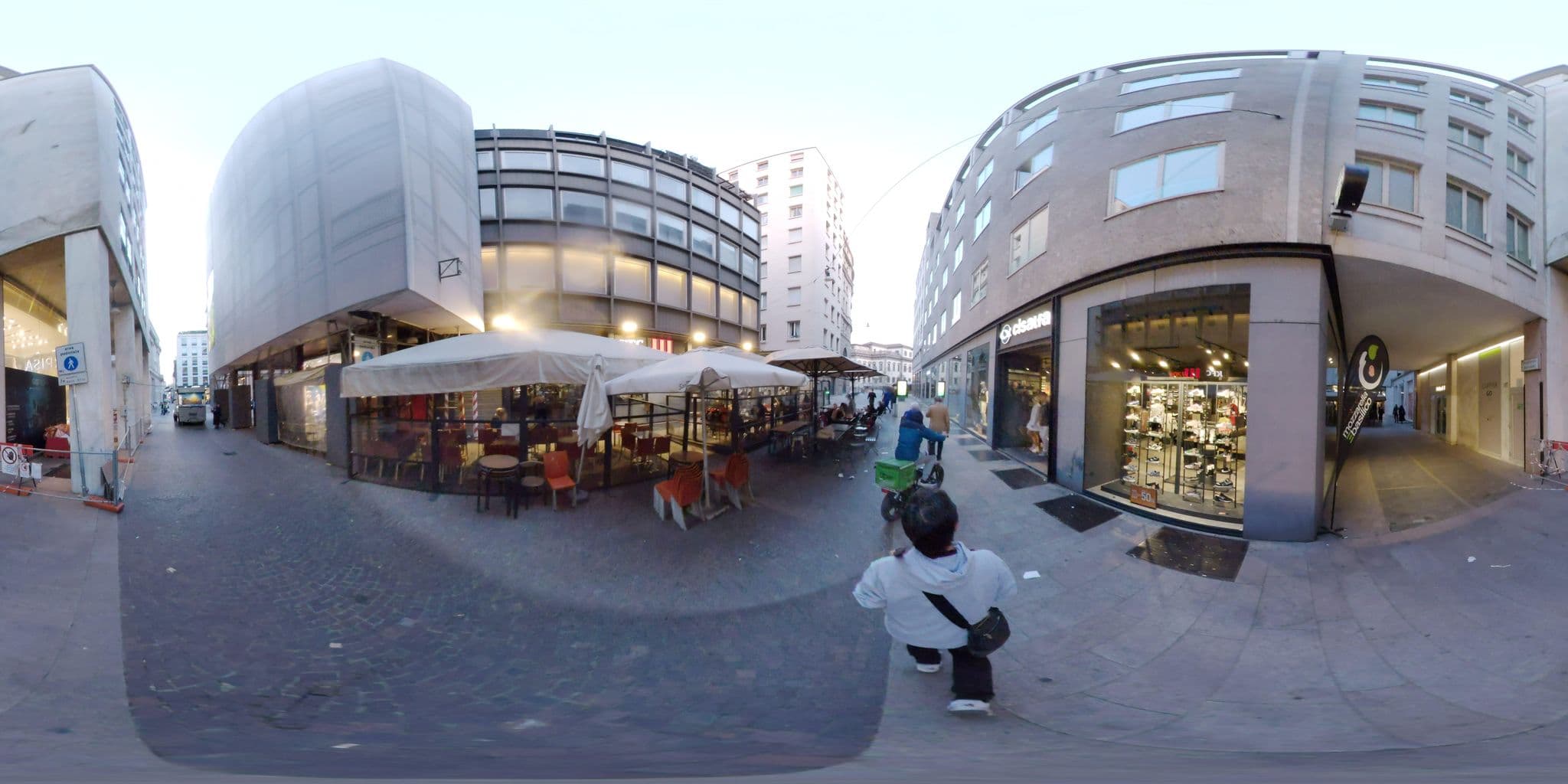 Street view near Twoone Apartlents, Milan — © mapconcierge (CC BY-SA · Mapillary)