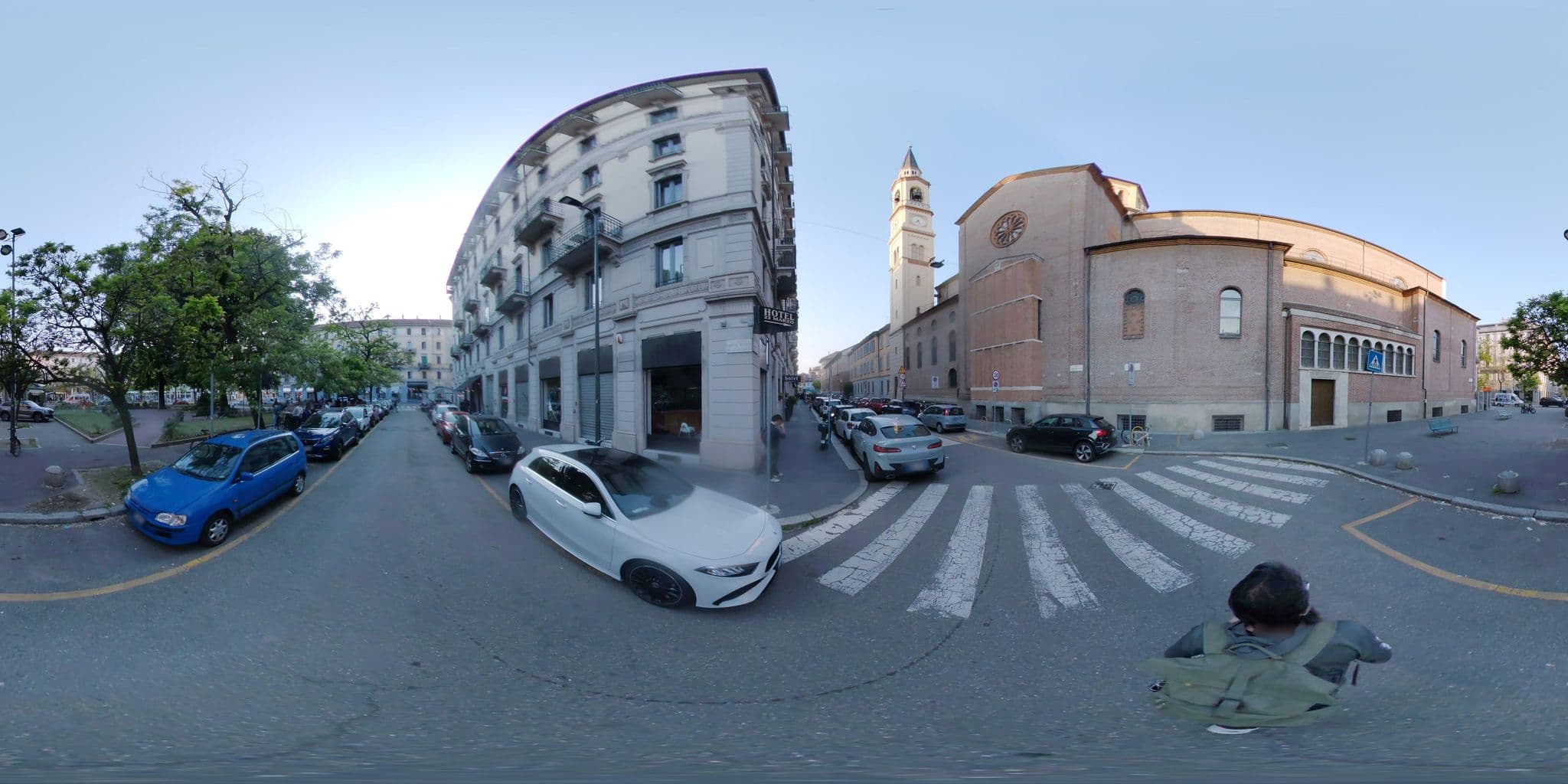 Street view near Arco Hotel, Milan — © mapconcierge (CC BY-SA · Mapillary)