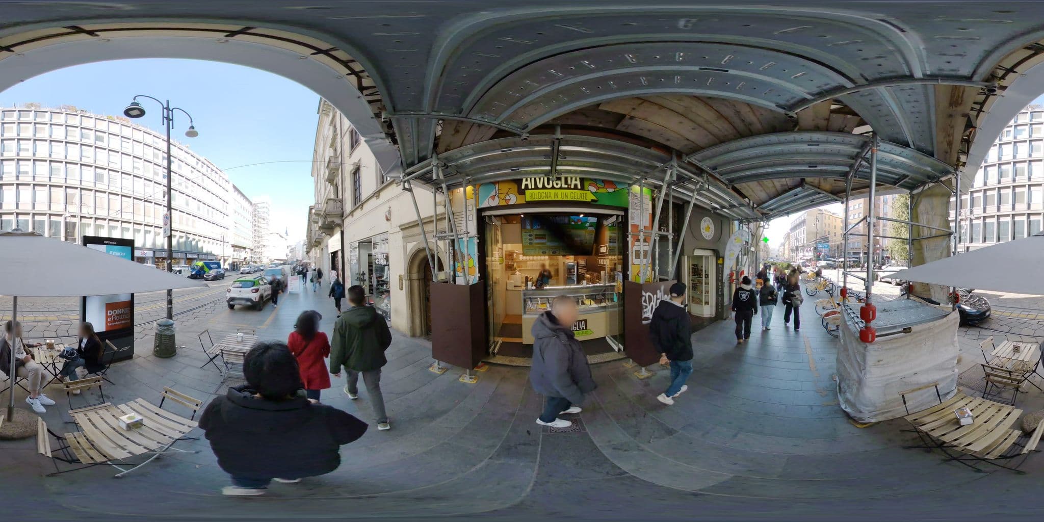 Street view near Modern Inner City Appartment, Milan — © akiyoshiii213 (CC BY-SA · Mapillary)