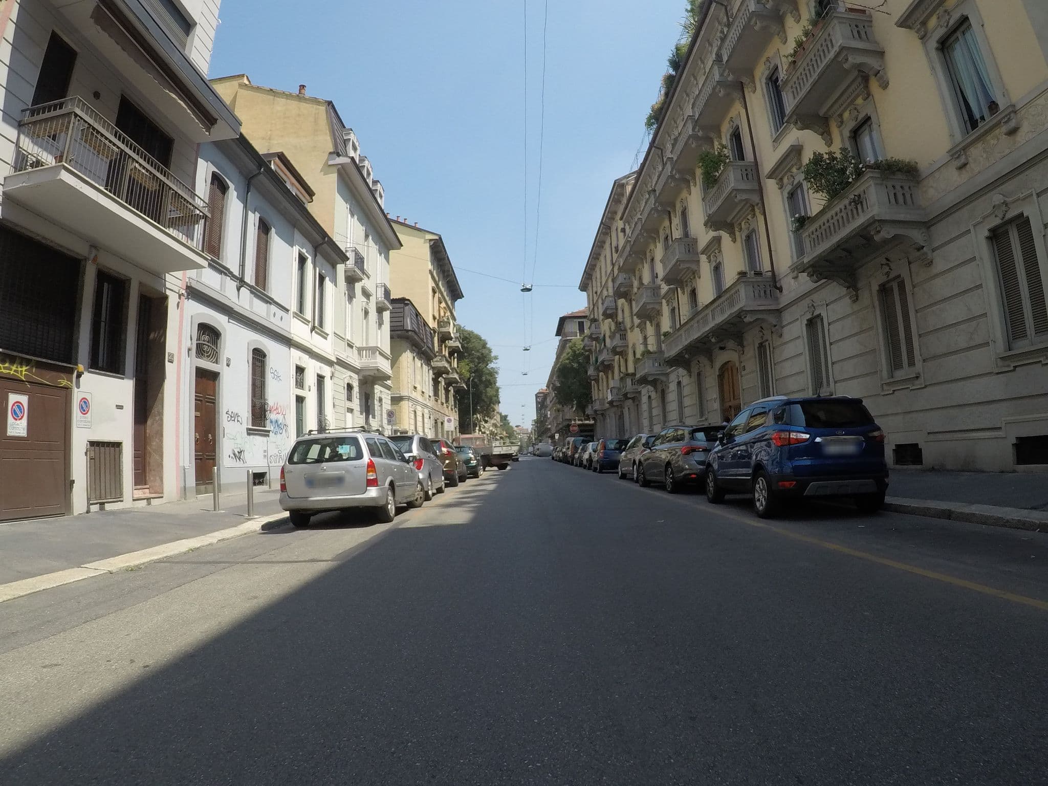 Street view near Townhouse 31, Milan — © chrisbeddow (CC BY-SA · Mapillary)