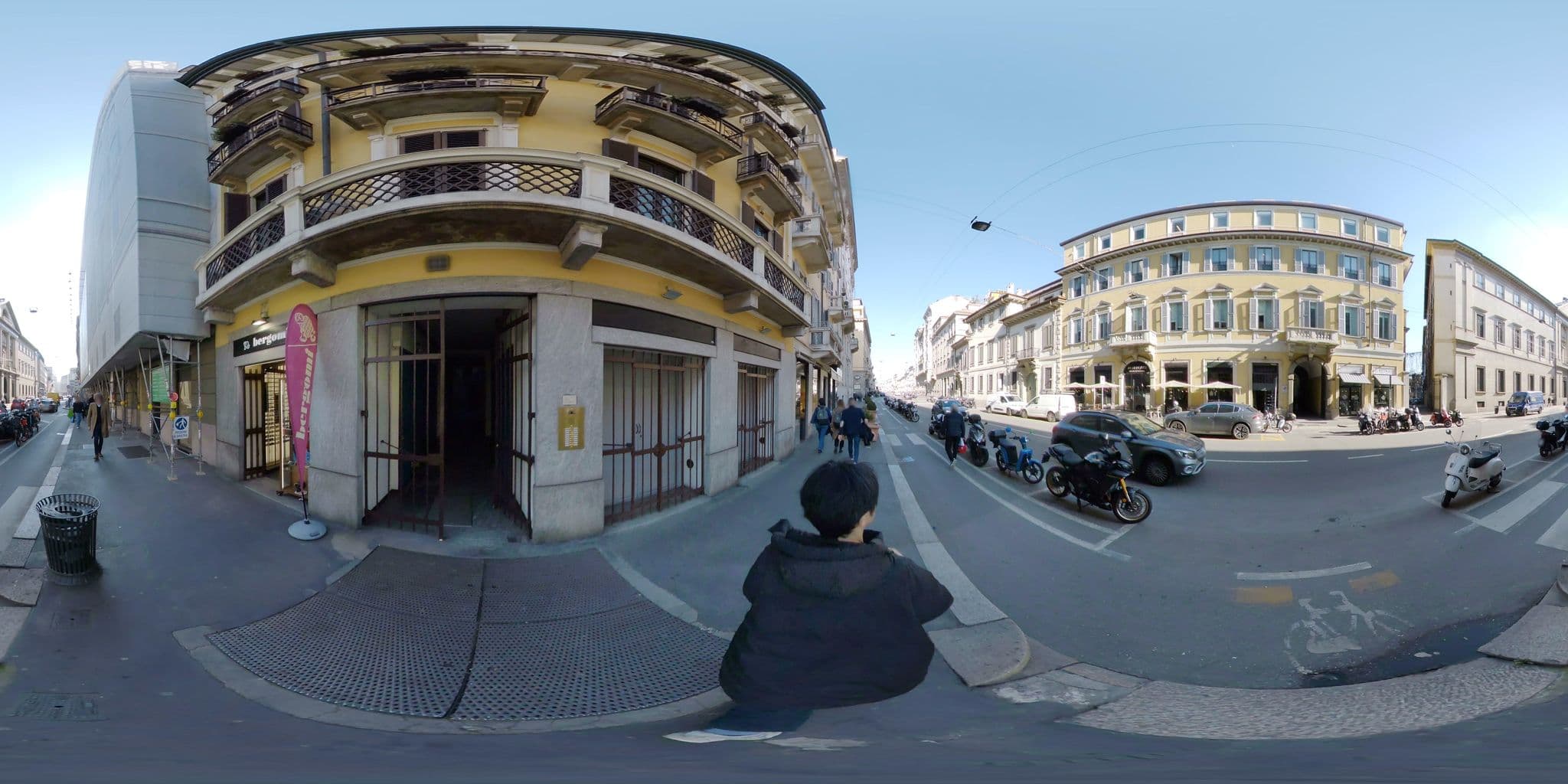 Street view near Stylish Suite in Fashion District - Corso Venezia, Brera — © akiyoshiii213 (CC BY-SA · Mapillary)