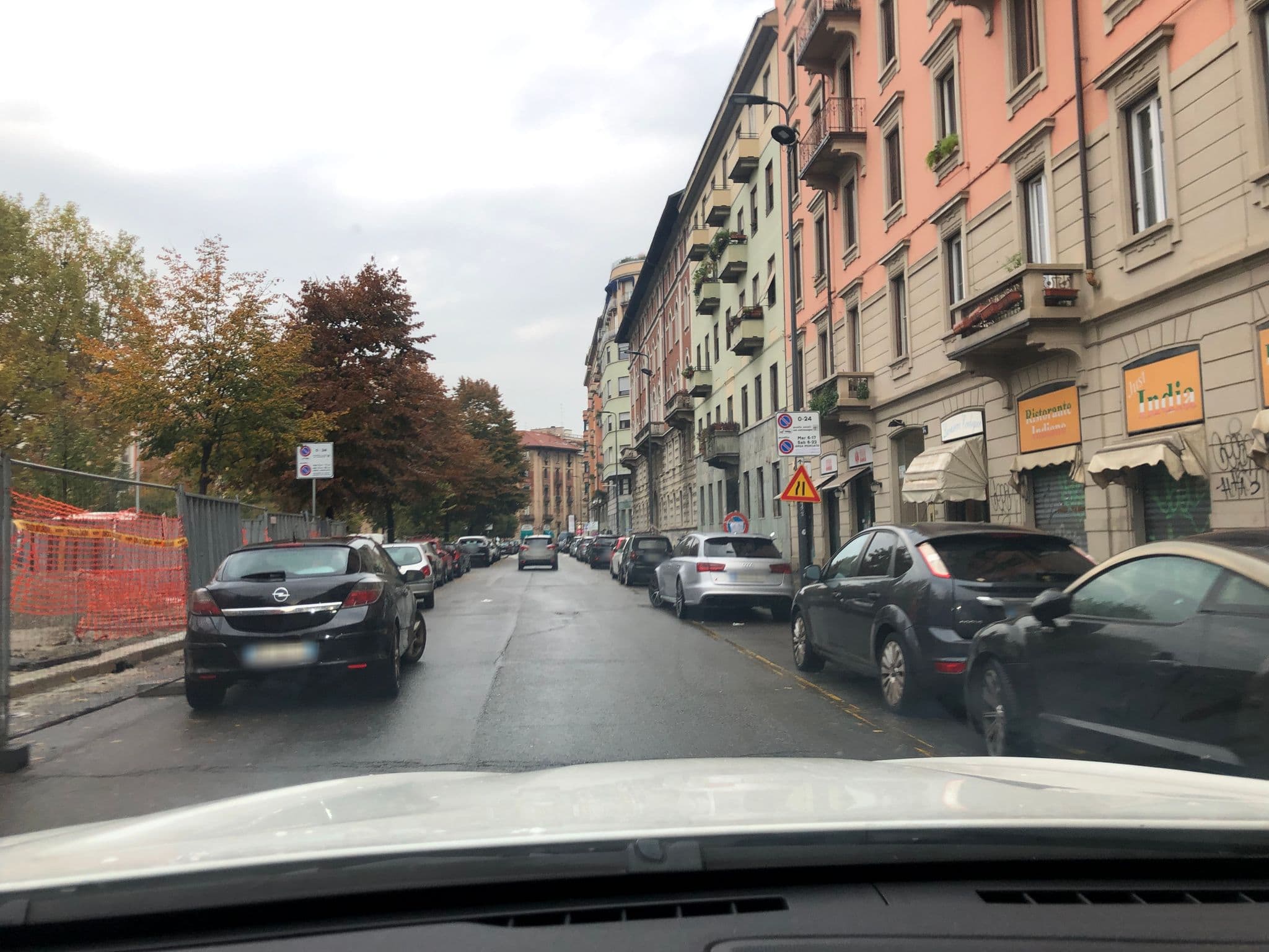 Street view near Blue Sky, Brera — © adirricor (CC BY-SA · Mapillary)
