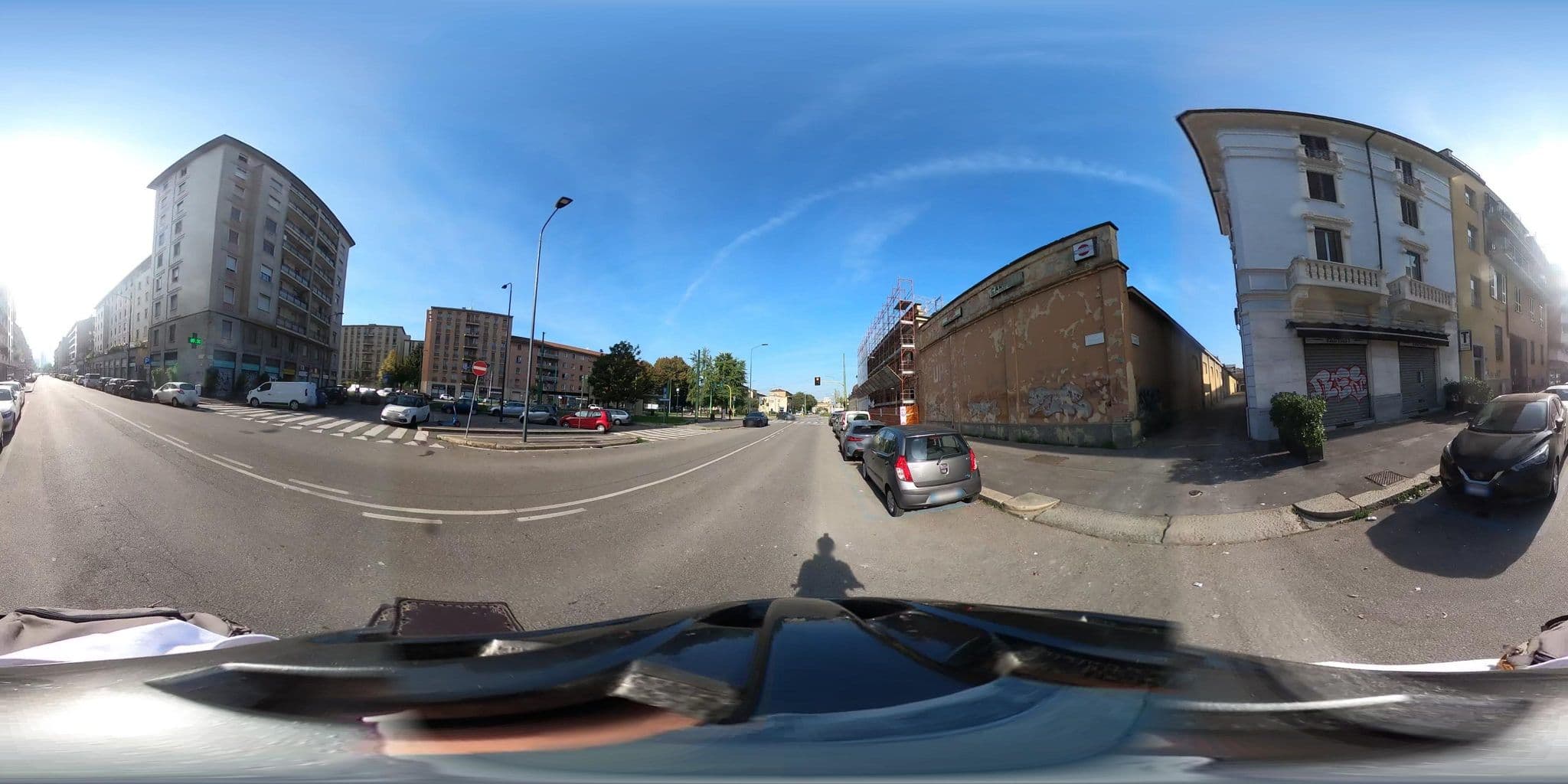 Street view near Gegix’s Rooms B&B, Chinatown — © jacopofar (CC BY-SA · Mapillary)