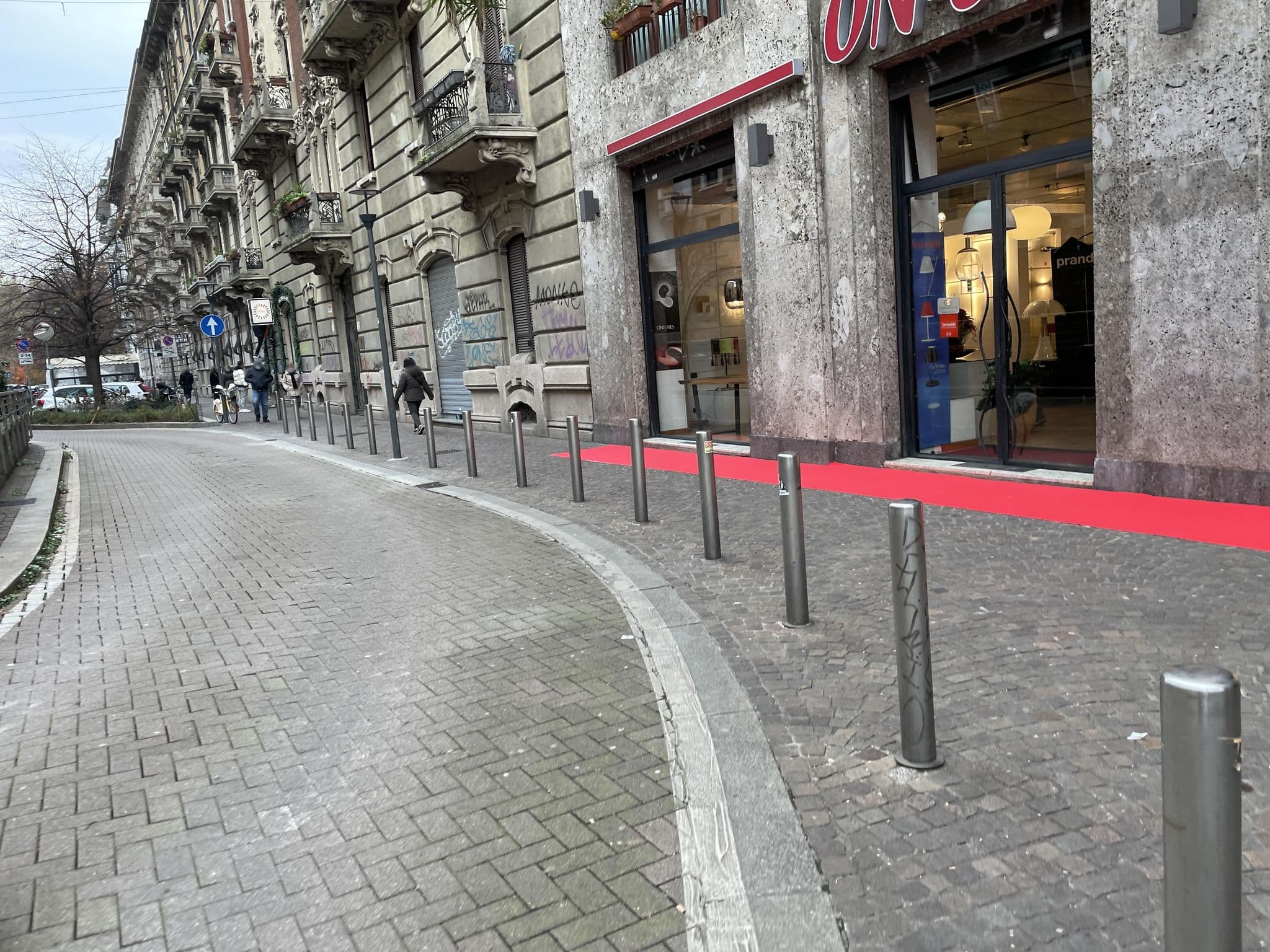 Street view near Fin-Alberghi SPA, Brera — © asturksever (CC BY-SA · Mapillary)