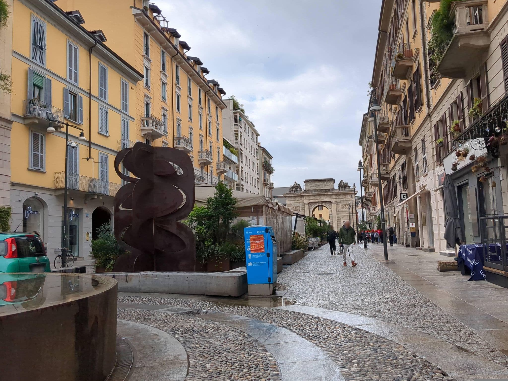 Street view near 3 Rooms Corso Como, Chinatown — © jacopofar (CC BY-SA · Mapillary)