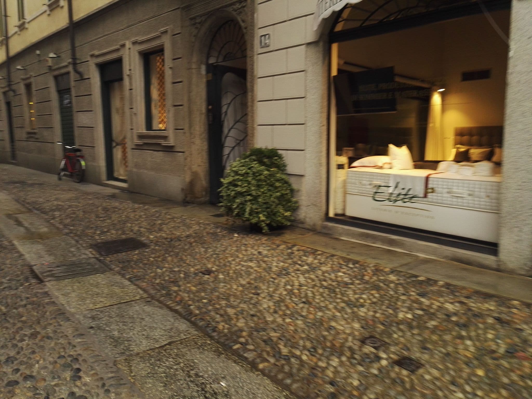 Street view near Appartemento Formentini, Brera — © marcuscalabresus (CC BY-SA · Mapillary)