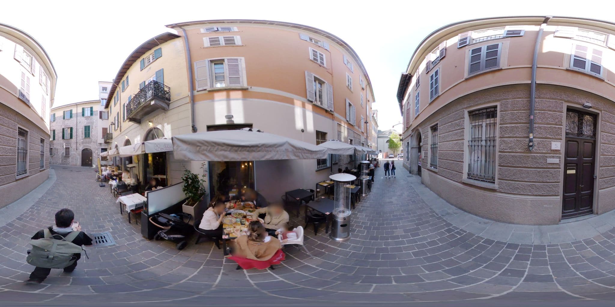 Street view near Ale&Maddy, Como — © mapconcierge (CC BY-SA · Mapillary)