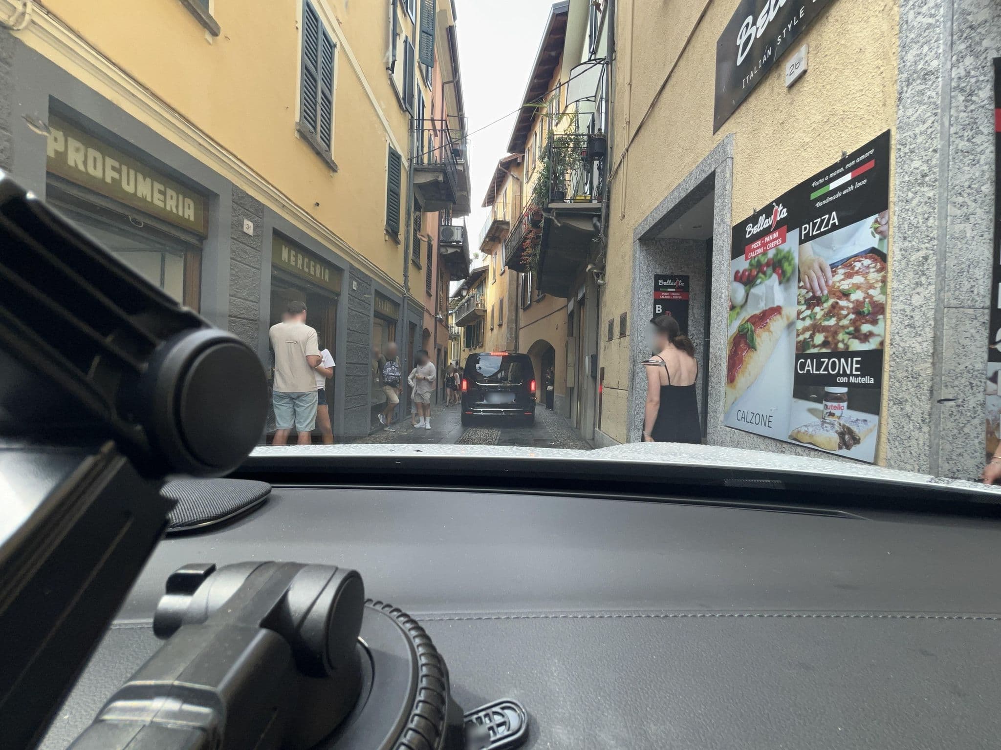 Street view near Serbelloni Holiday Apartment 37, Bellagio — © lin_wang (CC BY-SA · Mapillary)