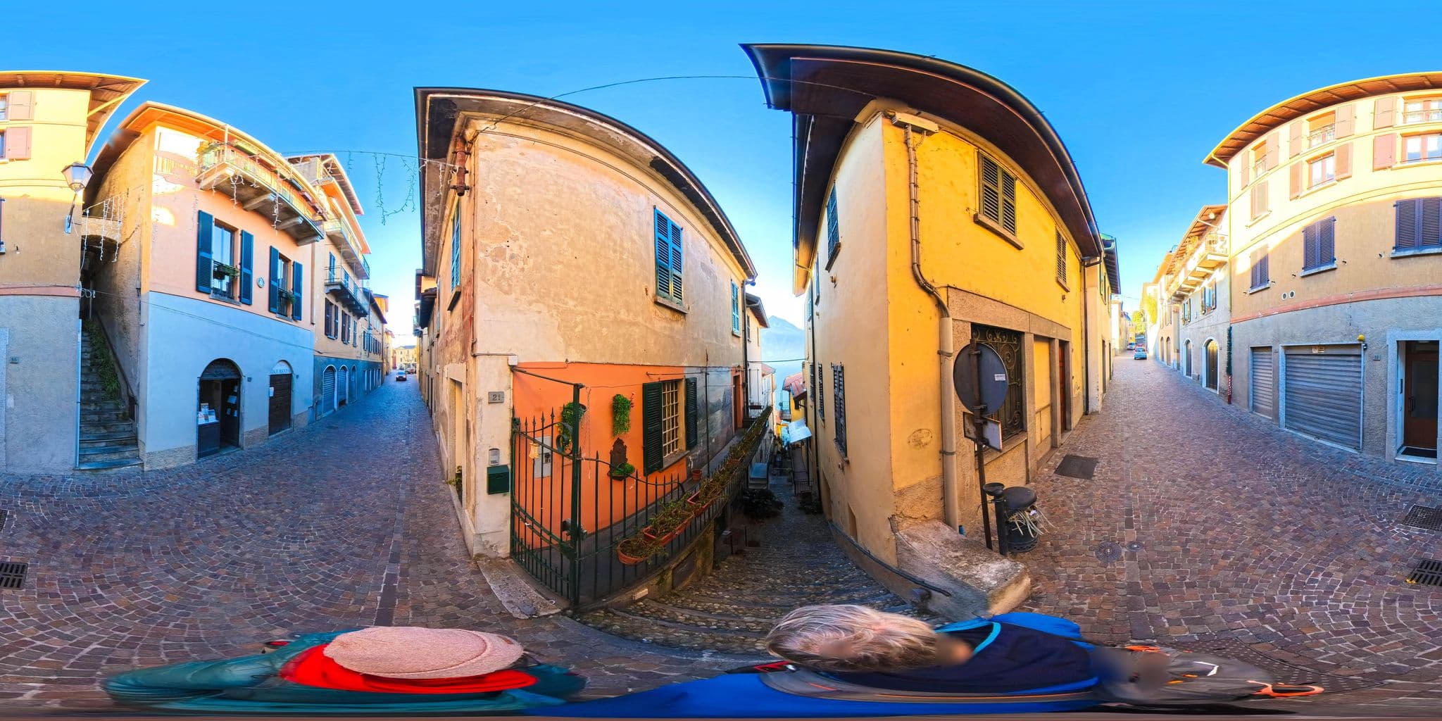 Street view near Downtown Varenna By George Villa Vista Lago, Bellagio — © Hol_Ger (CC BY-SA · Mapillary)