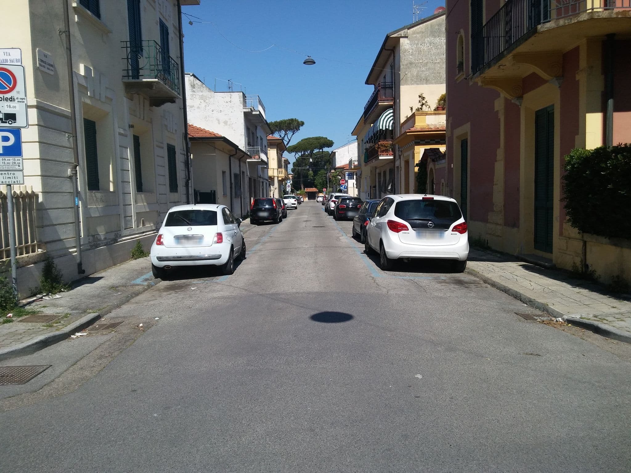 Street view near Hotel Sauro, Viareggio — © jerrydrake (CC BY-SA · Mapillary)