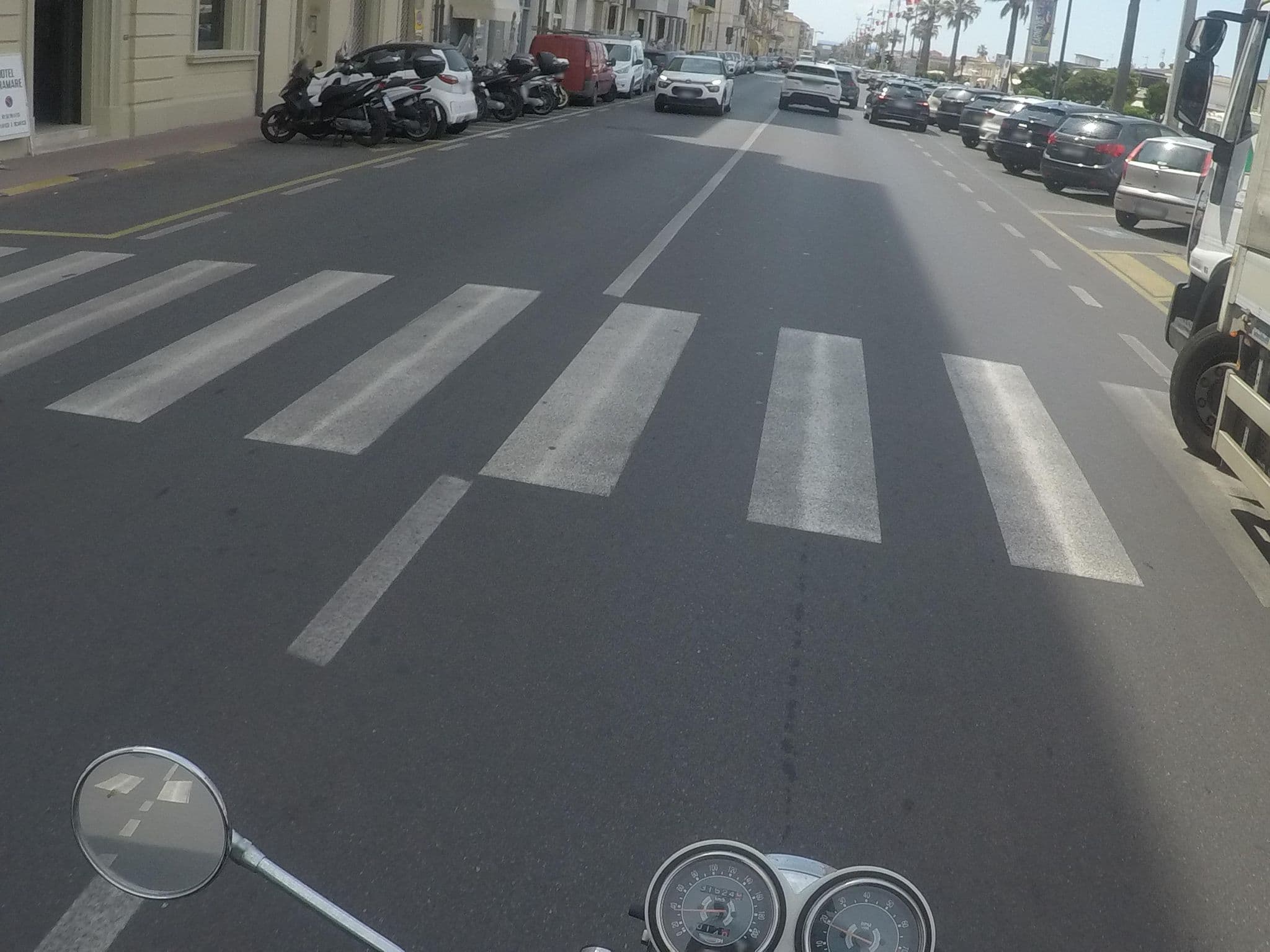 Street view near Albergo Miramare, Viareggio — © cxc (CC BY-SA · Mapillary)