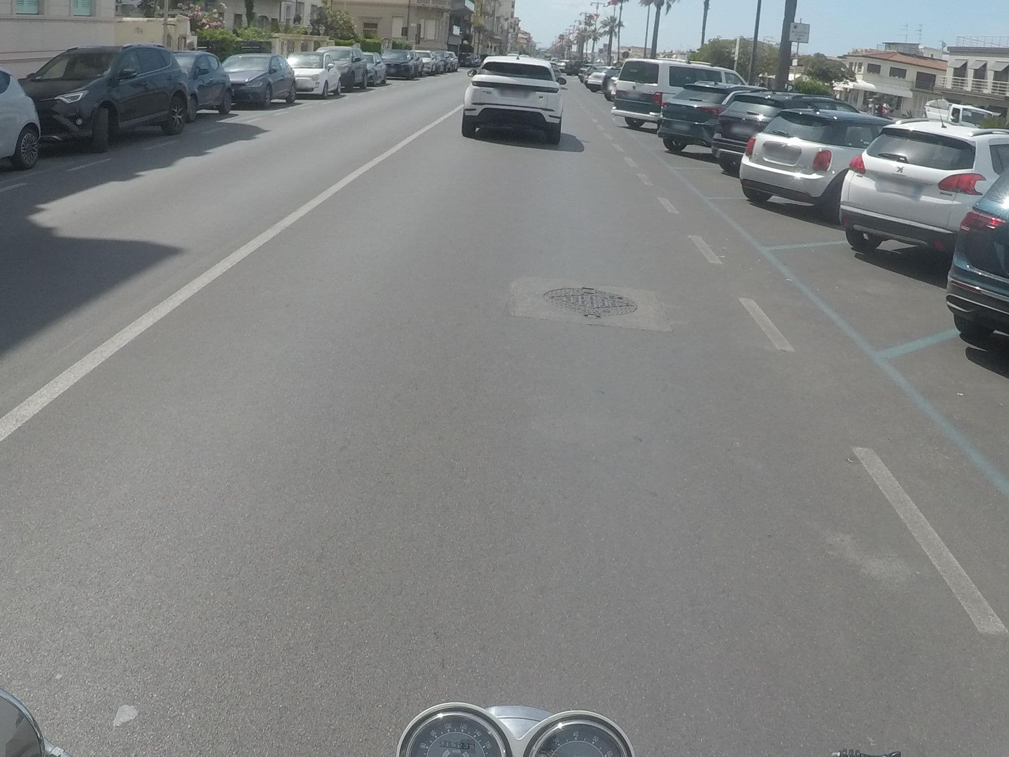 Street view near Apollo Viareggio, Viareggio — © cxc (CC BY-SA · Mapillary)