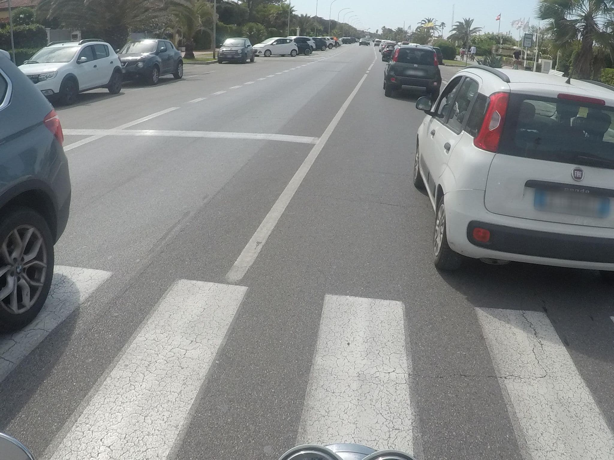 Street view near Hotel Moderne, Forte dei Marmi — © cxc (CC BY-SA · Mapillary)