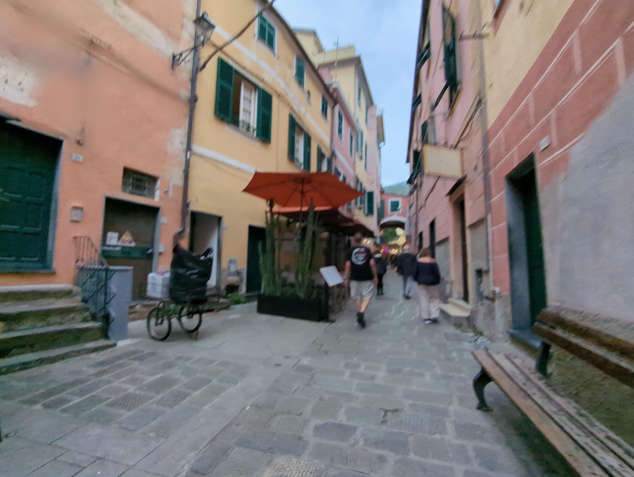 Street view near I Coralli, Monterosso al Mare — © ente (CC BY-SA · Mapillary)