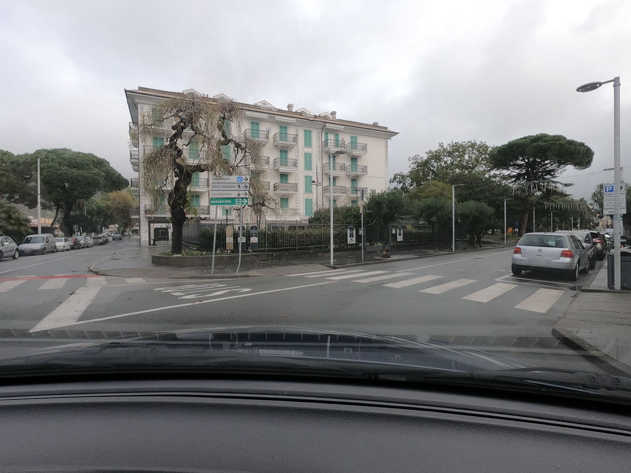 Street view near La Marina SRL, Sestri Levante — © lorenzostucchi (CC BY-SA · Mapillary)