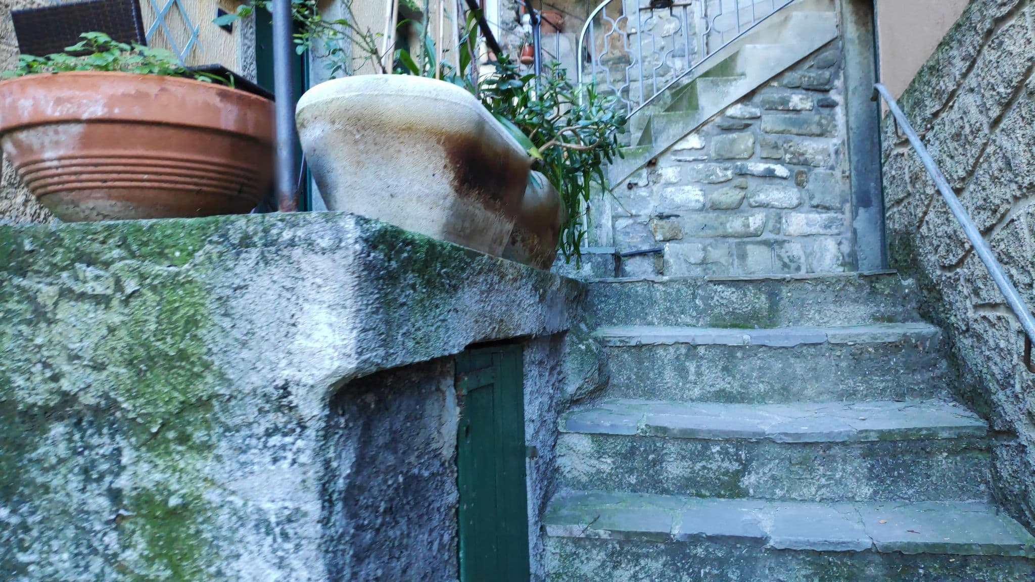 Street view near Dal Comandante, Riomaggiore — © marcuscalabresus (CC BY-SA · Mapillary)