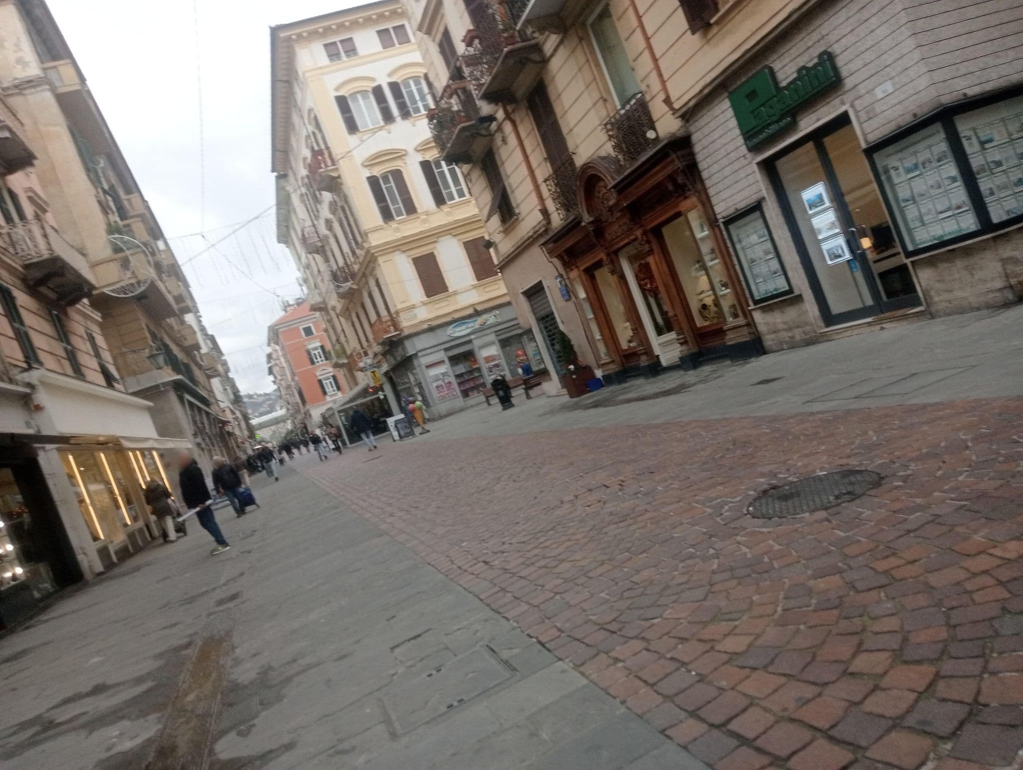 Street view near Benso 1810, La Spezia — © omfg_notpr (CC BY-SA · Mapillary)