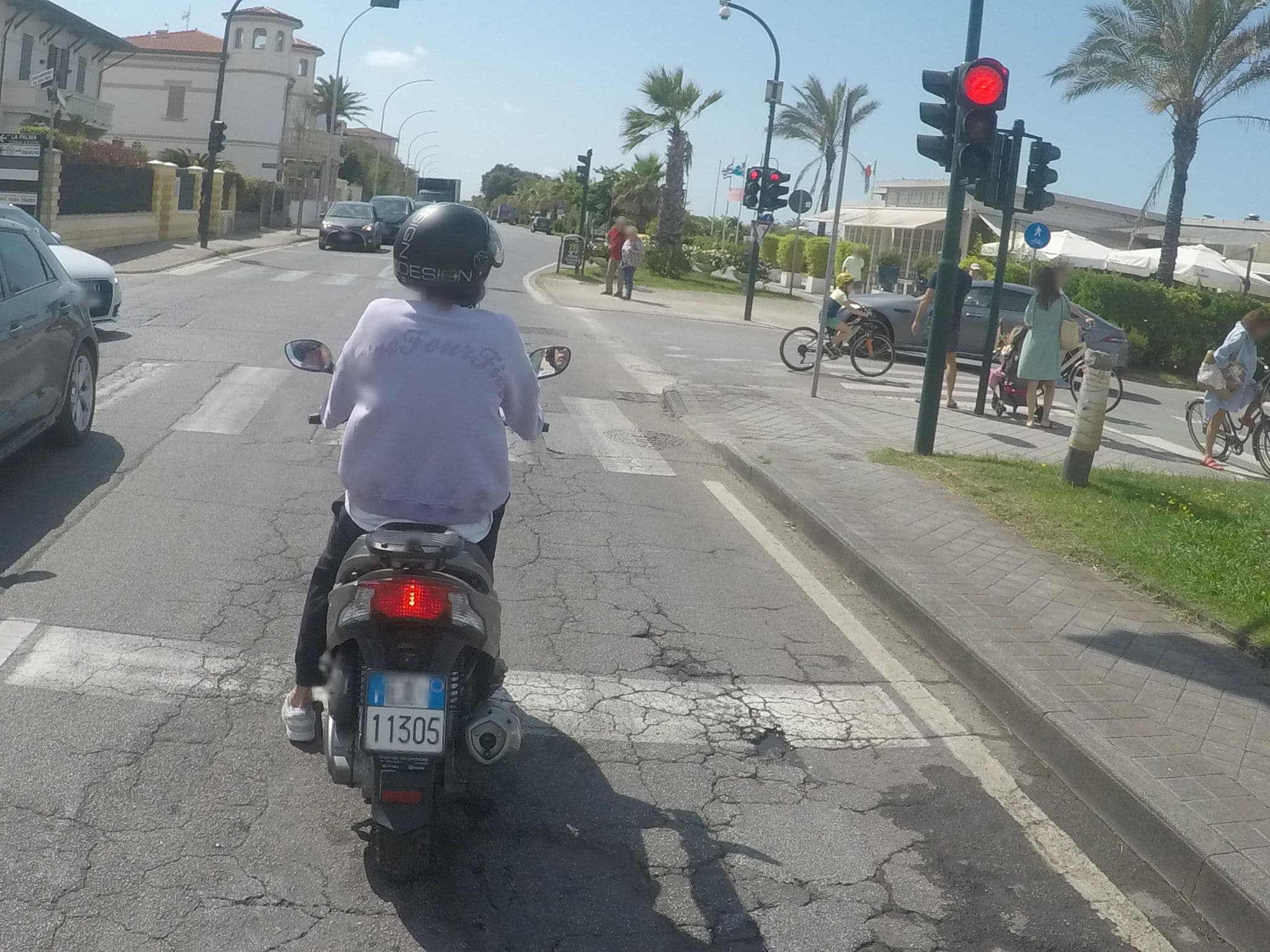Street view near Hotel Ambasciatori, Pietrasanta — © cxc (CC BY-SA · Mapillary)