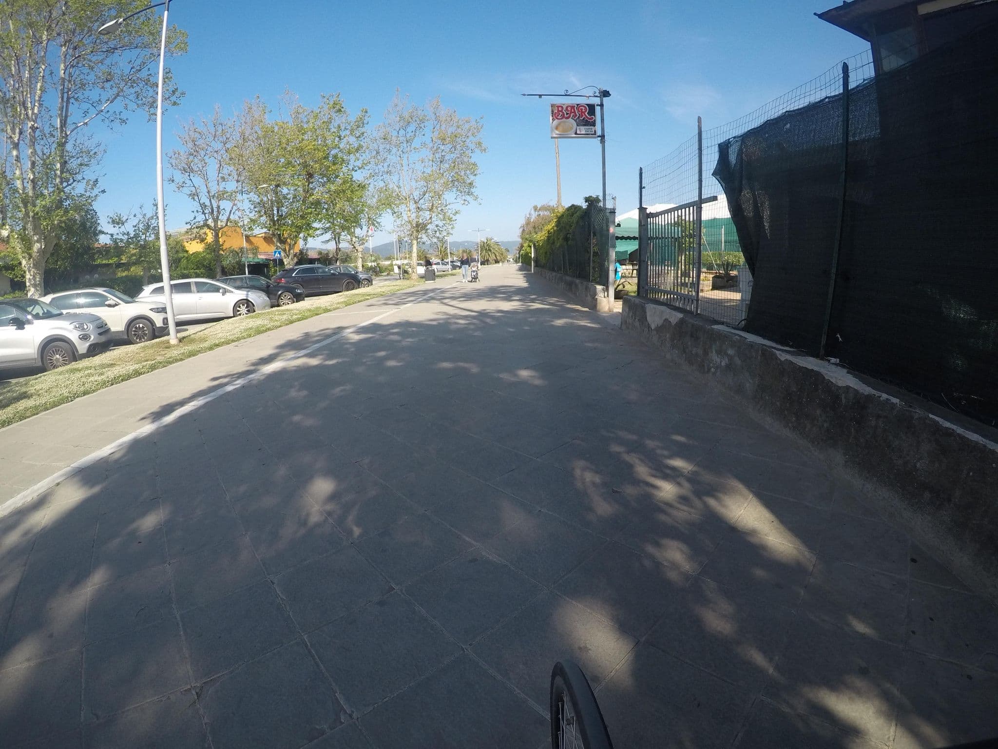 Street view near Hotel Atlantic di Bianchini Lia Petrucci Michele P, Marina di Carrara — © cxc (CC BY-SA · Mapillary)