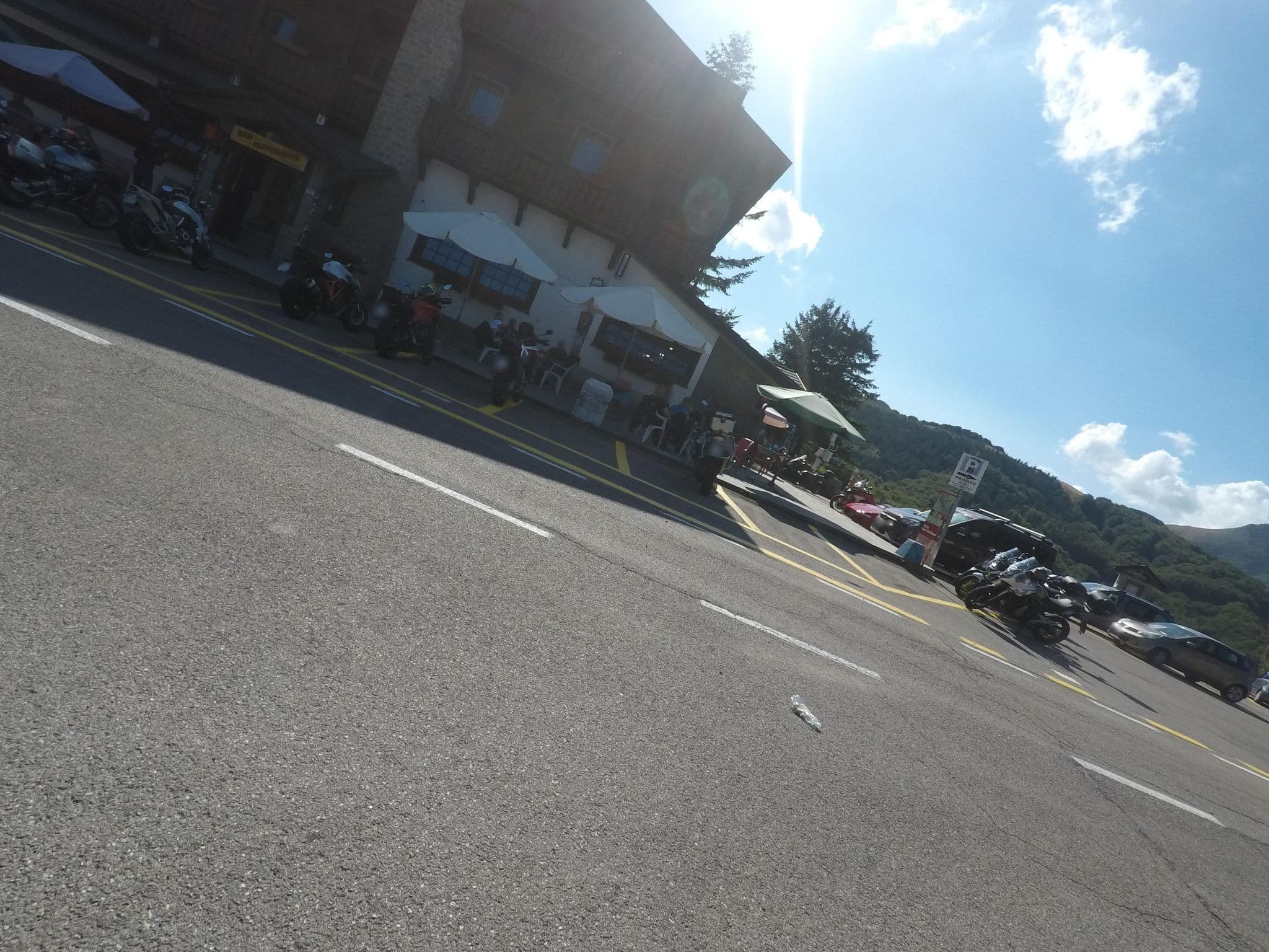 Street view near Albergo Ristorante Alpino Passo D Cerreto, Fivizzano — © cxc (CC BY-SA · Mapillary)