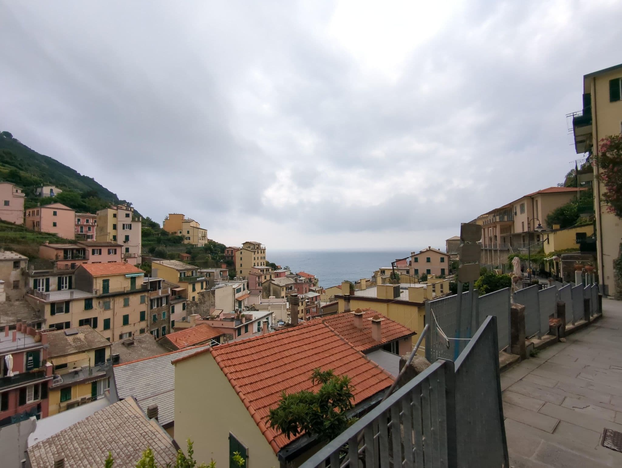 Street view near La Casa Di Paola, Riomaggiore — © ente (CC BY-SA · Mapillary)