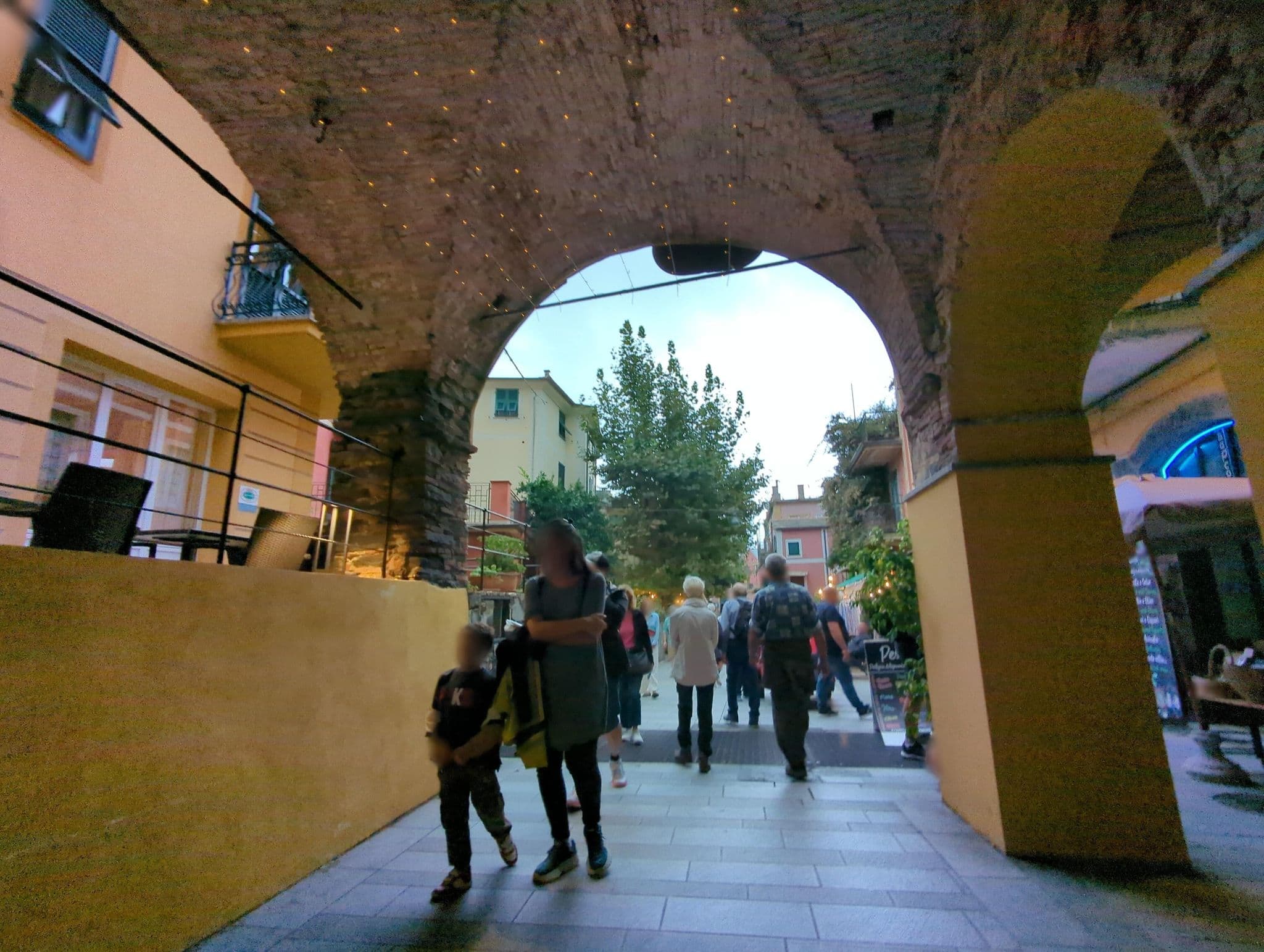 Street view near Terrace Apartment Monterosso, Monterosso al Mare — © ente (CC BY-SA · Mapillary)