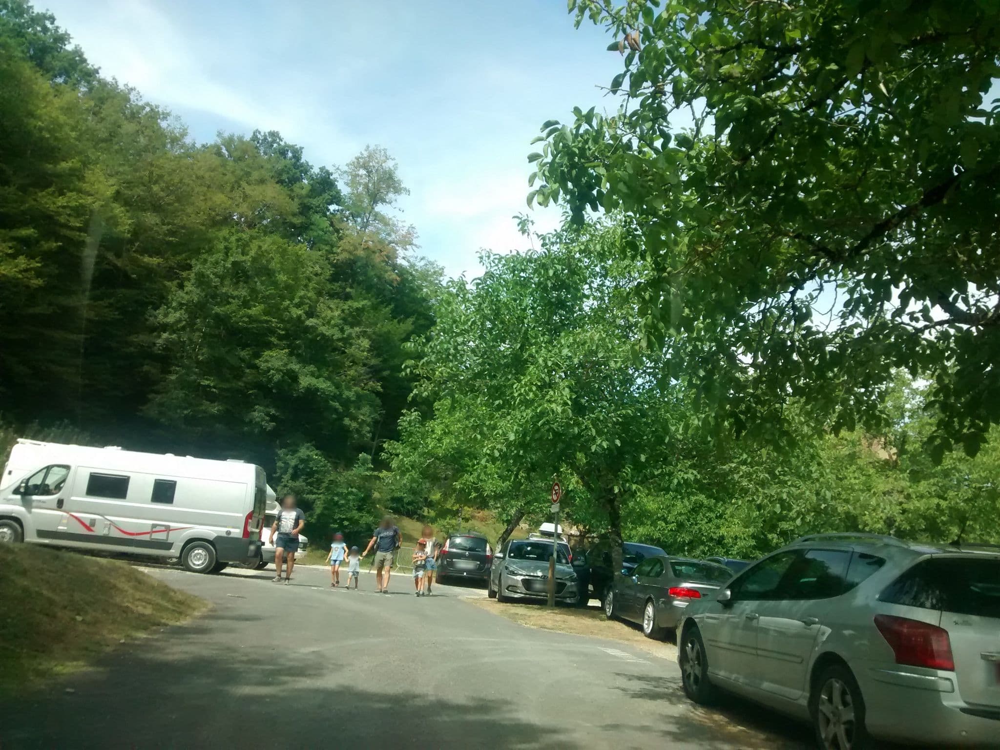 Street view near Parking Chateau de Castelnaud, Domme — © egofer (CC BY-SA · Mapillary)