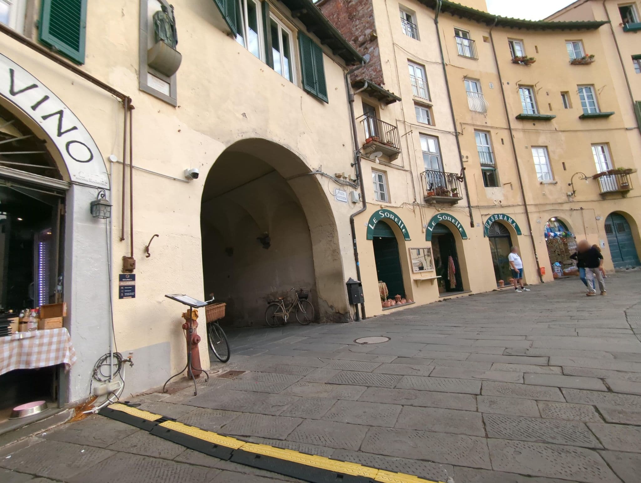 Street view near Apartment Anfiteatro, Lucca — © ente (CC BY-SA · Mapillary)