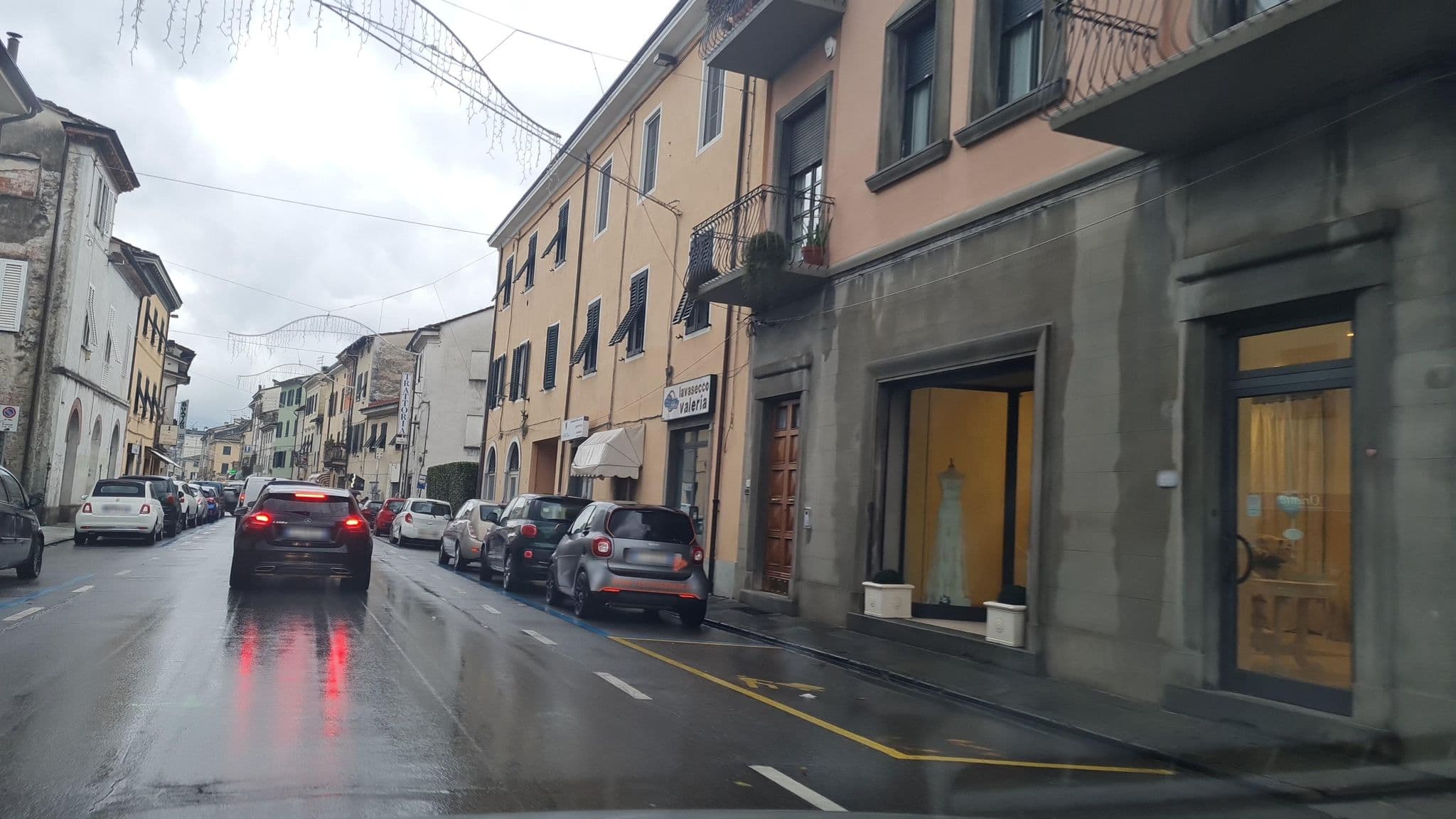 Street view near B&B Amelia, Lucca — © laniuscollurio (CC BY-SA · Mapillary)