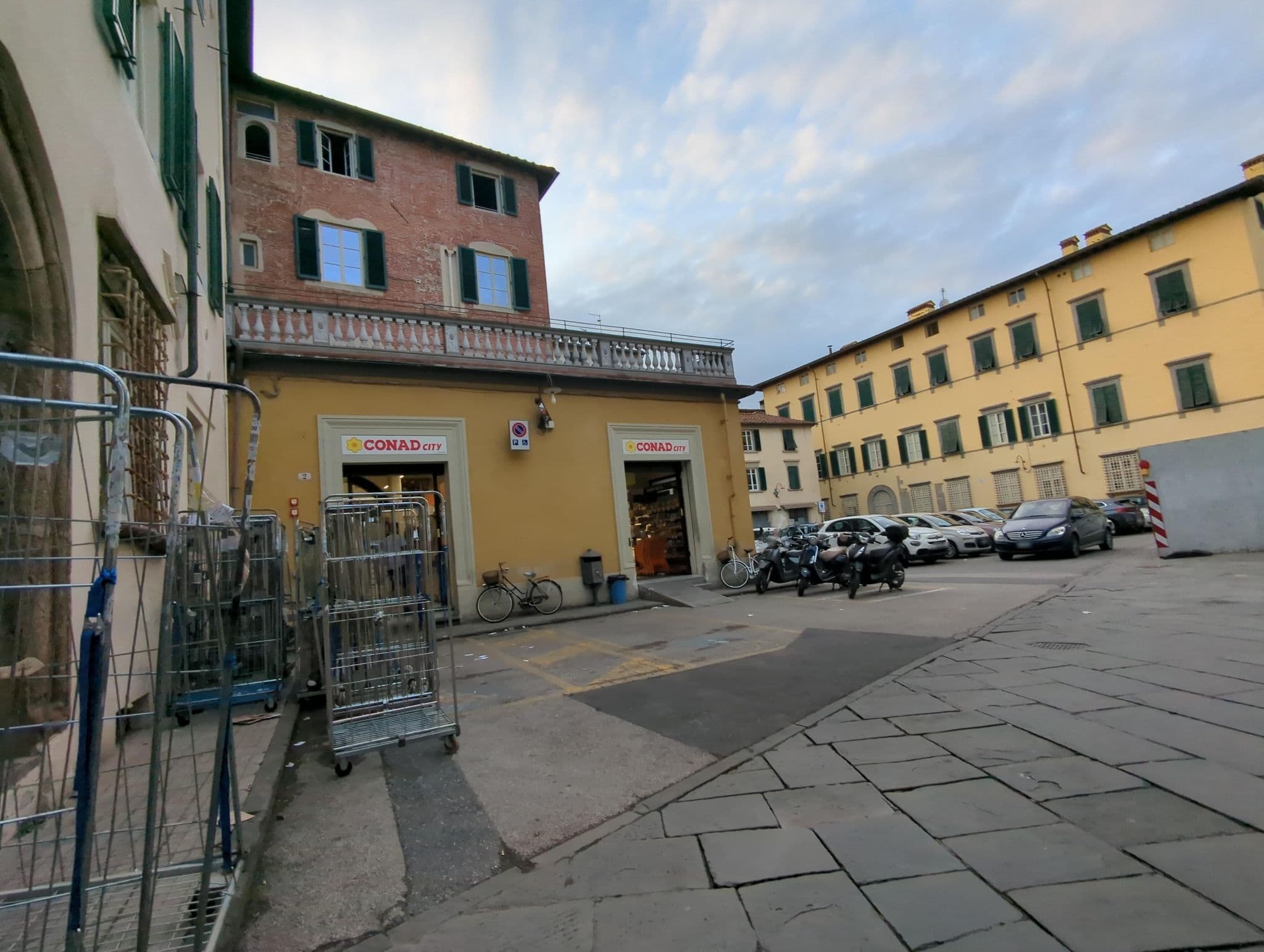 Street view near Altana Panoramic, Lucca — © ente (CC BY-SA · Mapillary)