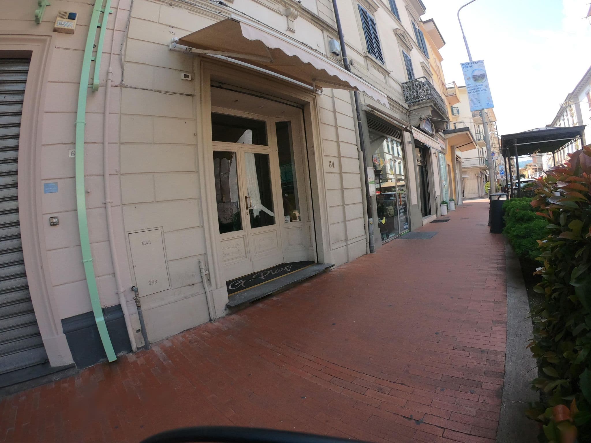 Street view near Hotel Universo Montecatini Term, Montecatini-Terme — © pbb (CC BY-SA · Mapillary)