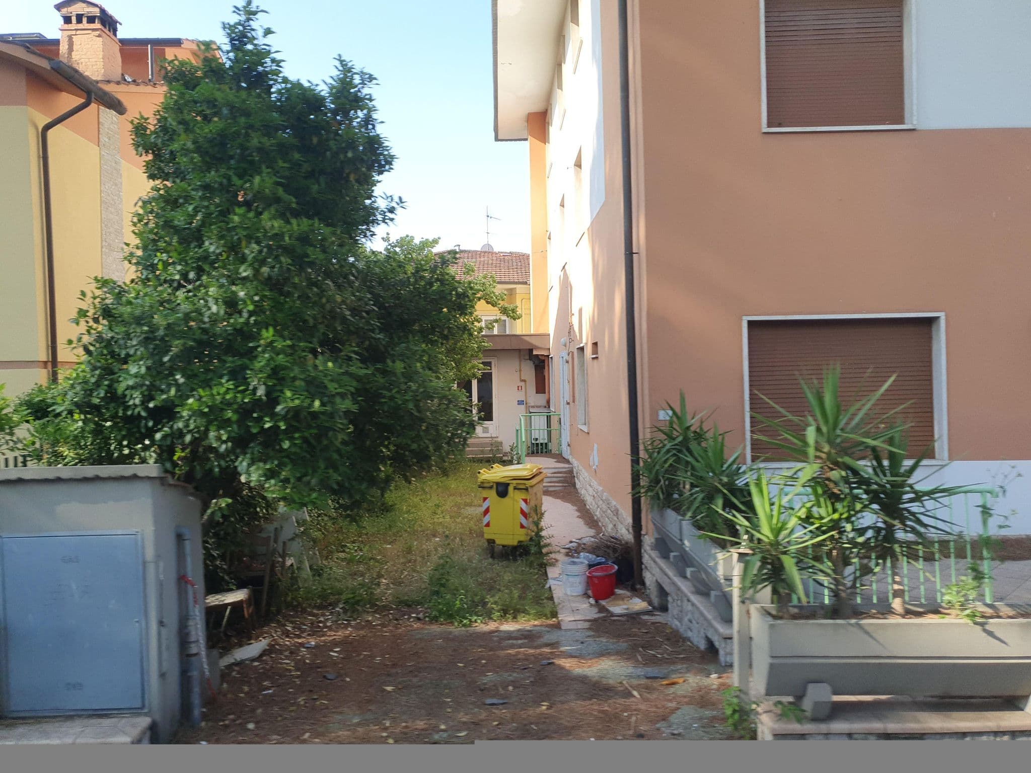 Street view near Hotel Flowers, Montecatini-Terme — © pbb (CC BY-SA · Mapillary)