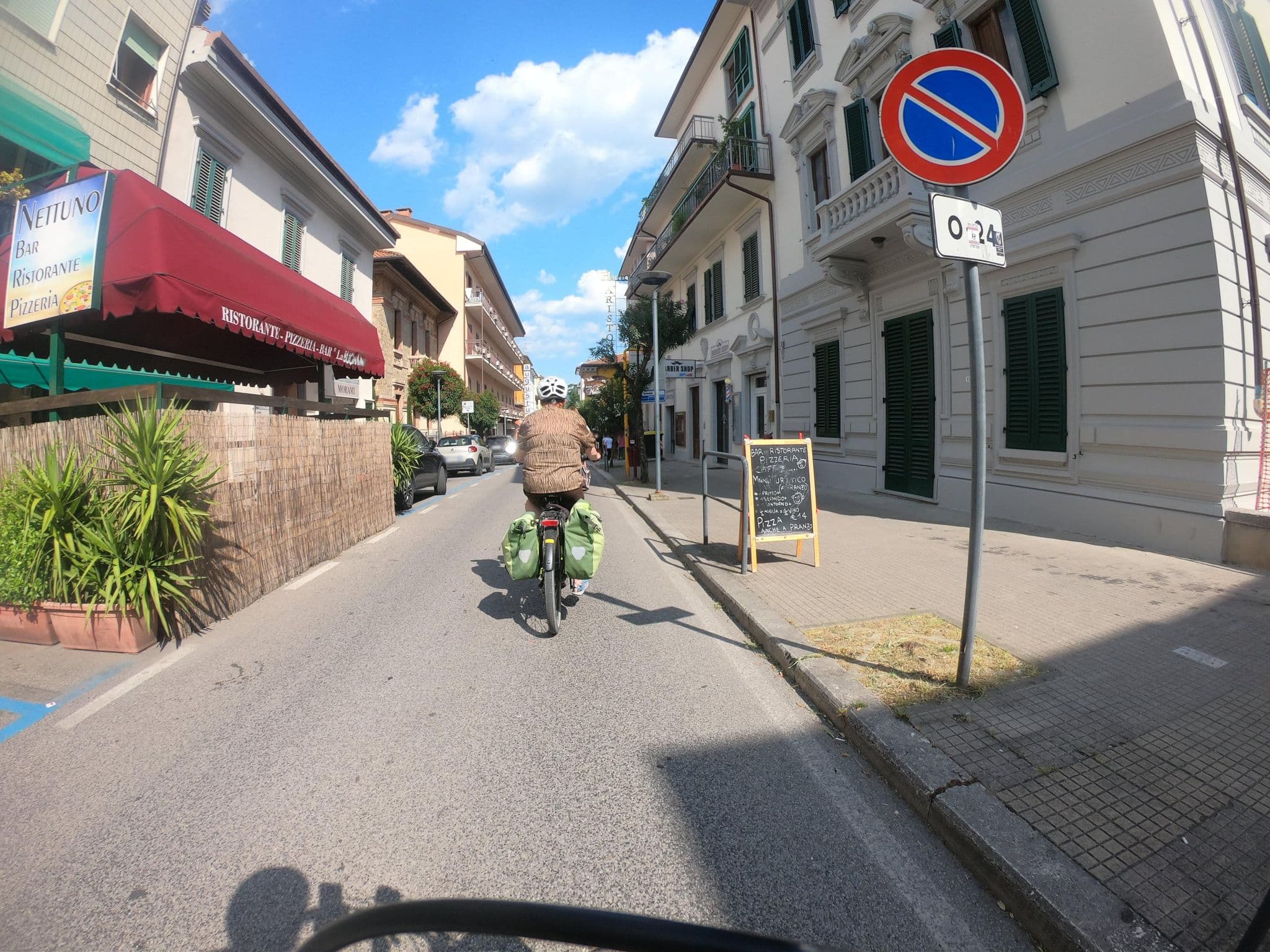 Street view near Albergo Lombardia, Montecatini-Terme — © pbb (CC BY-SA · Mapillary)