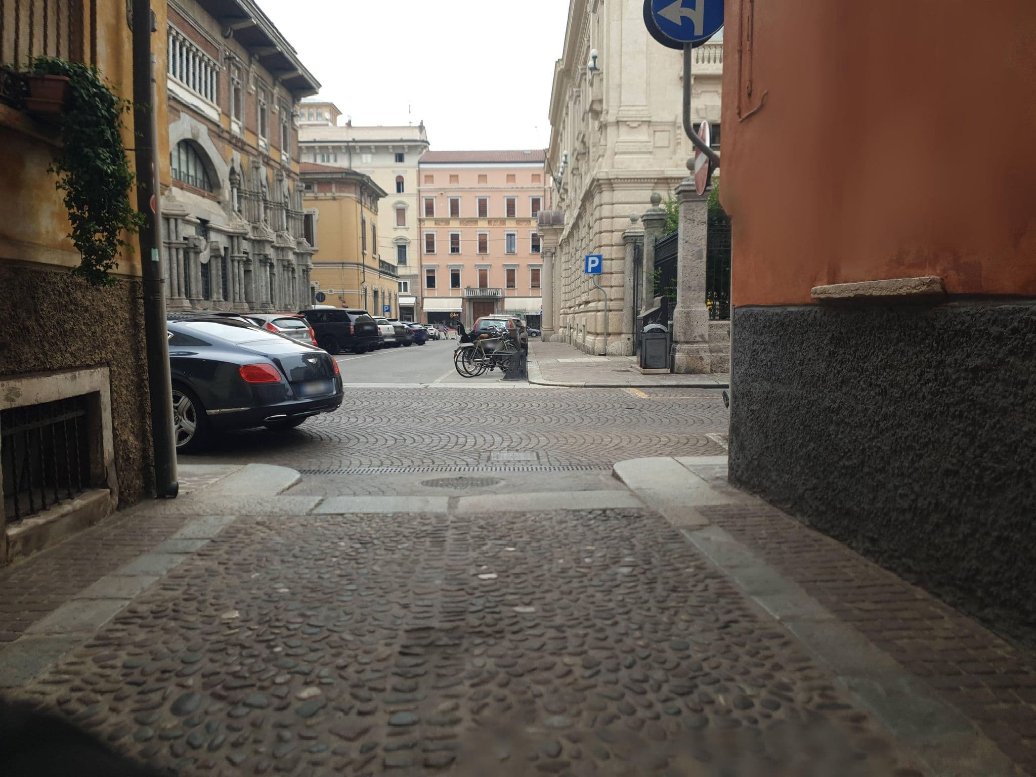 Street view near 1 Stile Gallery Bed & Breakfast & Book, Mantua — © voschix (CC BY-SA · Mapillary)