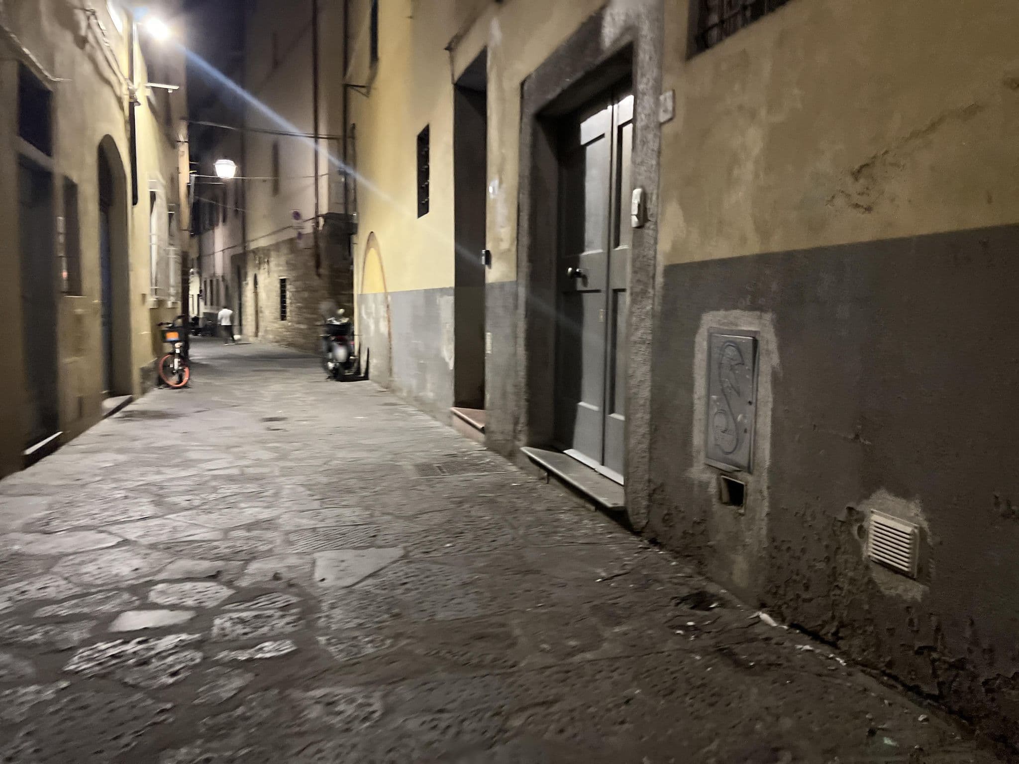 Street view near Appartamento Mughetto, Florence — © shogohirasawa (CC BY-SA · Mapillary)