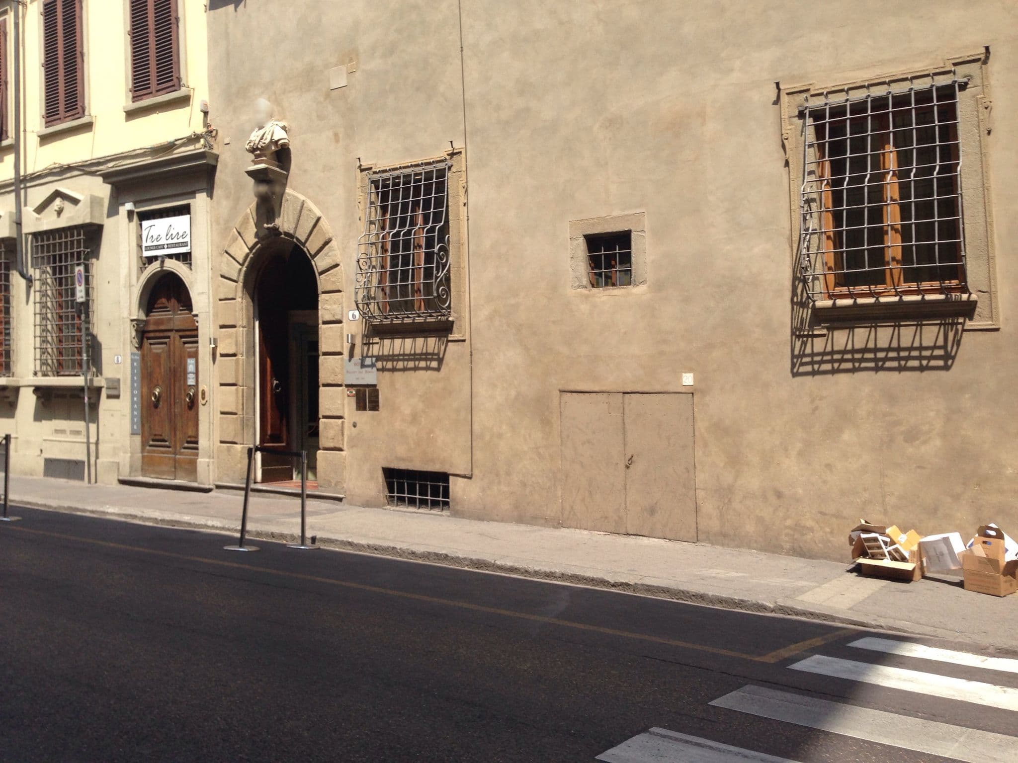 Street view near Monna Lisa Hotel, Florence — © scribblemaniac (CC BY-SA · Mapillary)
