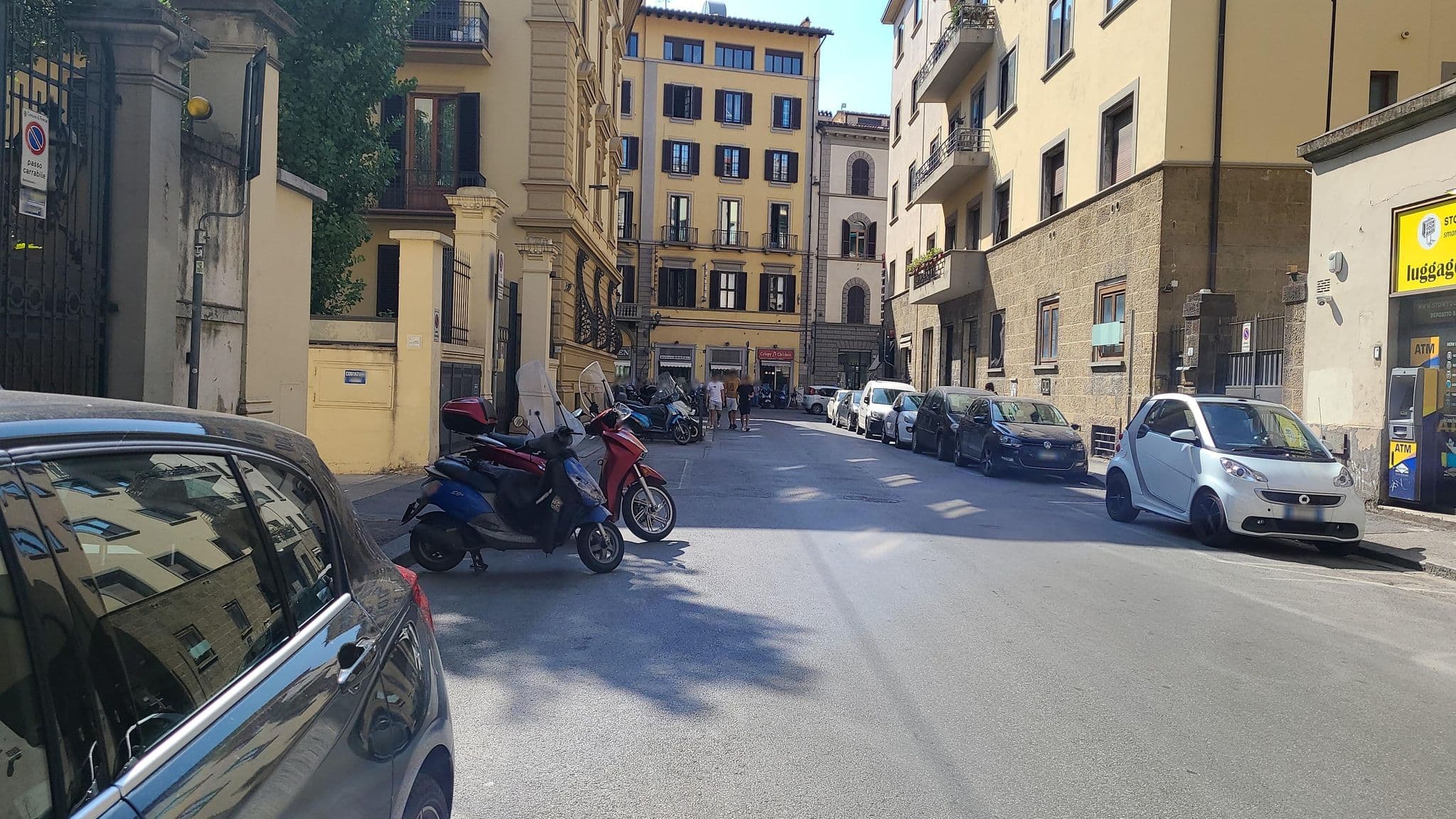 Street view near Hotel Bijoux, Florence — © chrisbeddow (CC BY-SA · Mapillary)