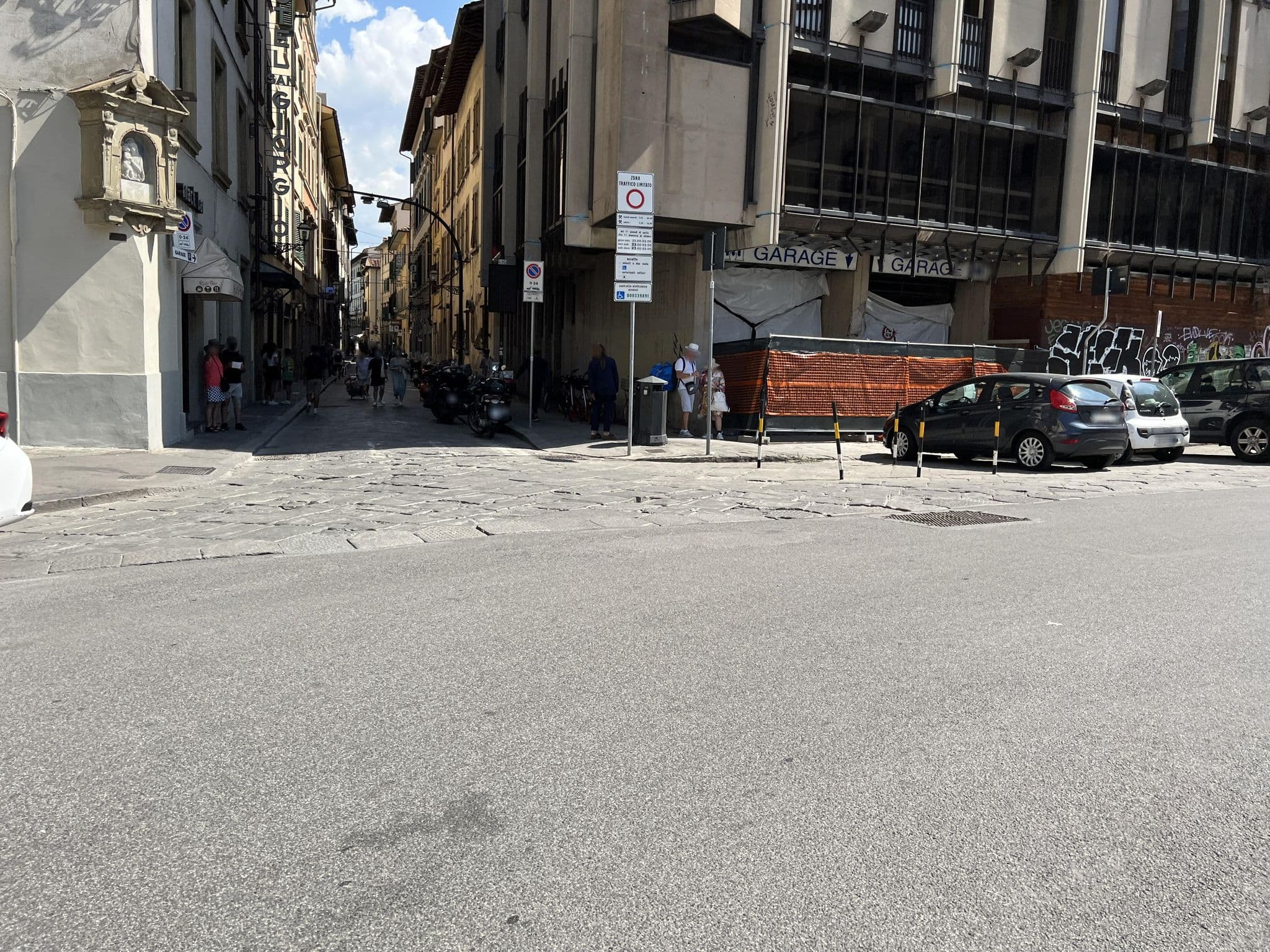 Street view near Hotel S.Giorgio & Olimpic, Florence — © shogohirasawa (CC BY-SA · Mapillary)